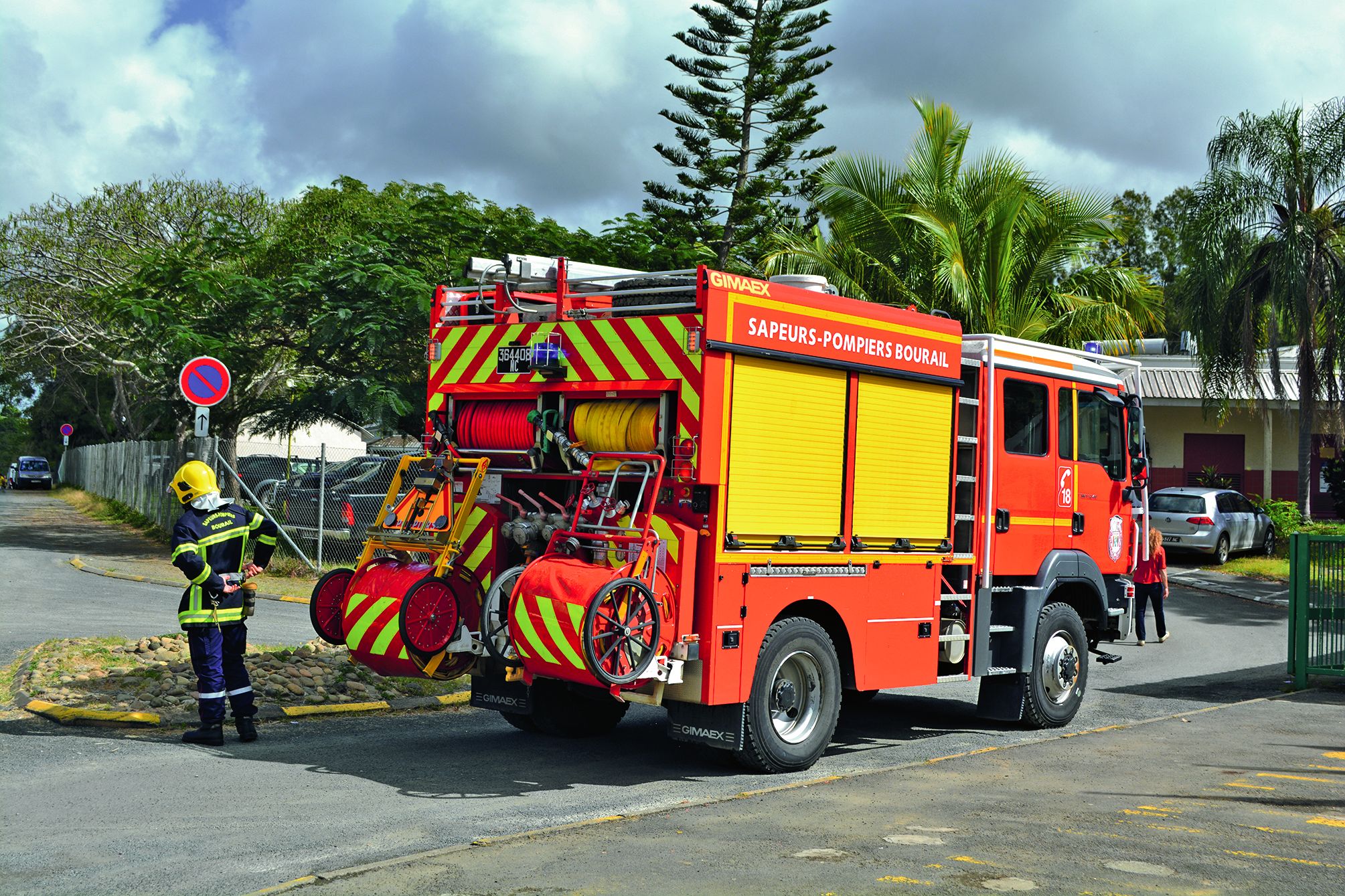 Huit hommes, un camion-citerne, le VSAB (véhicule de secours aux asphyxiés et aux blessés)… Des moyens humains et matériels conséquents ont été mobilisés par le centre de secours de Bourail.