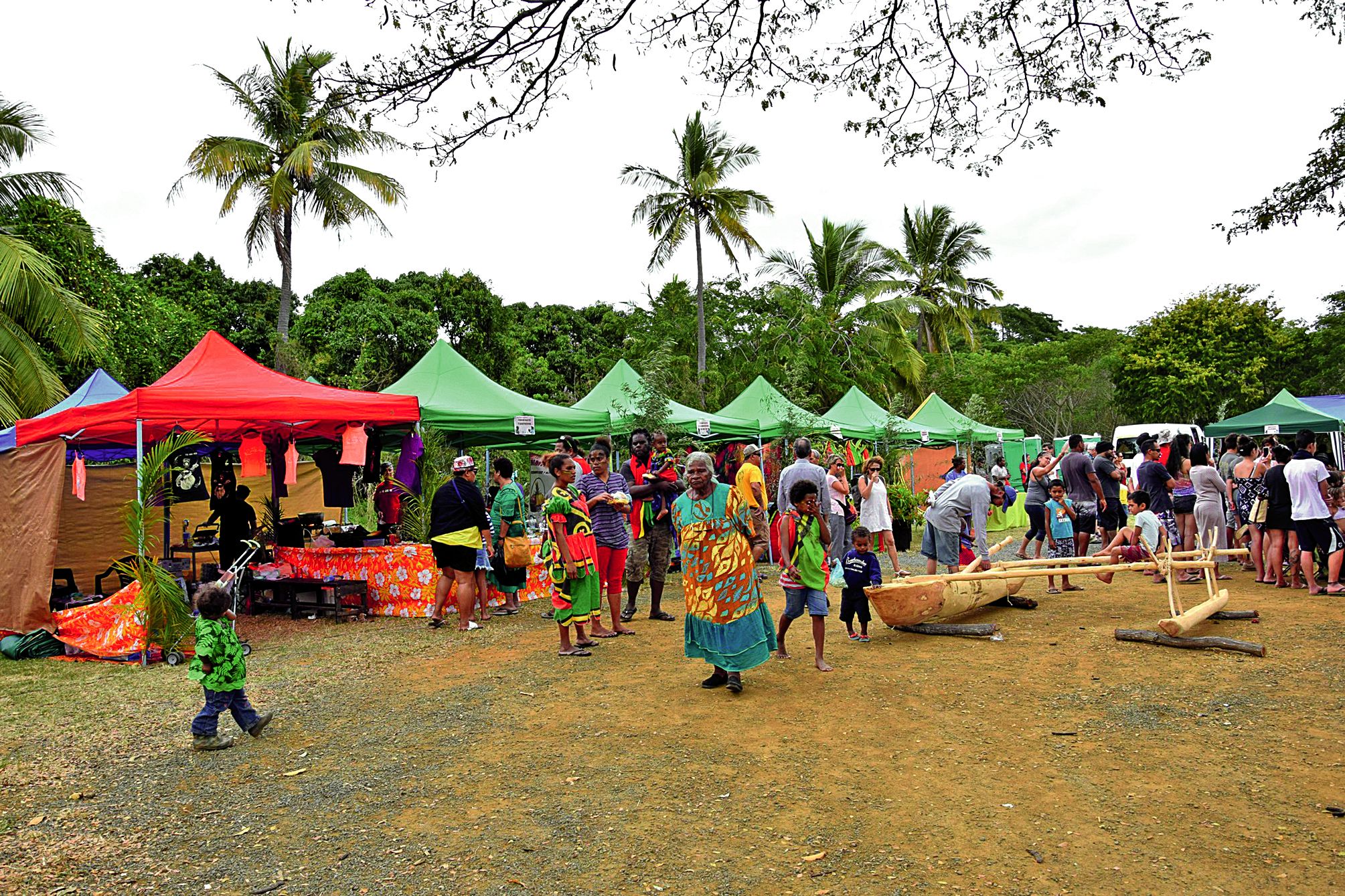 Tout au long de la journée, les stands de chaque communauté proposaient des spécialités. Des dégustations gratuites étaient également offertes au stand de la mairie.