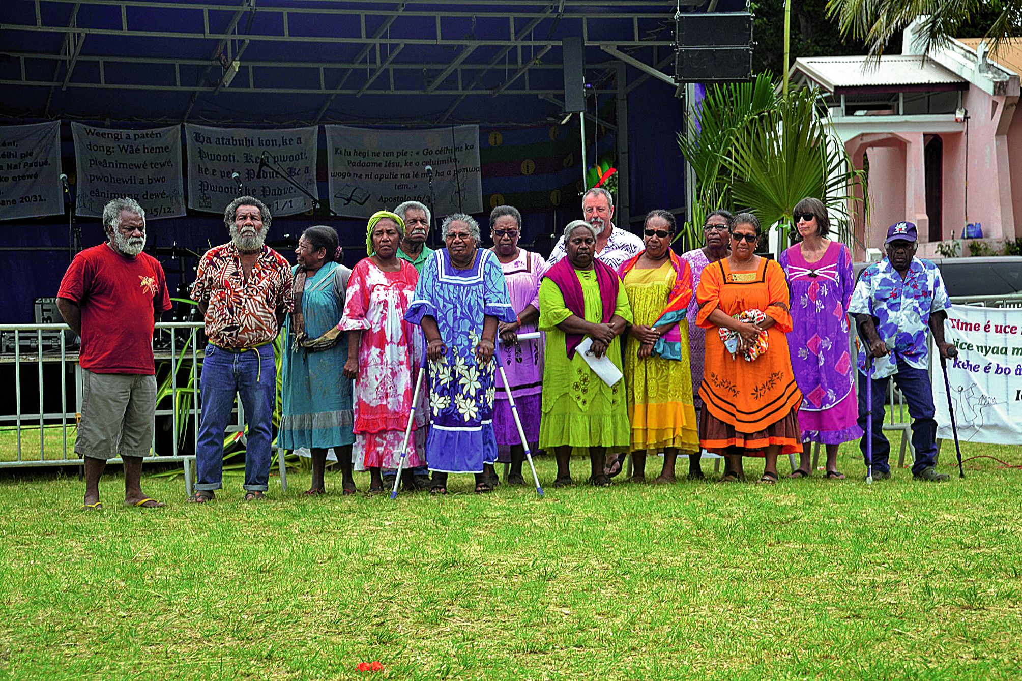 Le groupe de traduction a commencé le travail il y a quatorze ans maintenant.