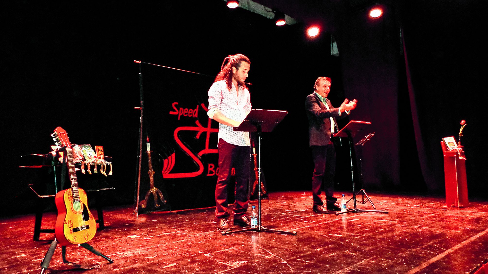 Plusieurs spectacles ont animé le festival, dont celui de la Compagnie  Les Artgonautes  du Pacifique intitulé Speed bouquin, présenté  par les comédiens Sylvain Cormier et Erwan Botrel.