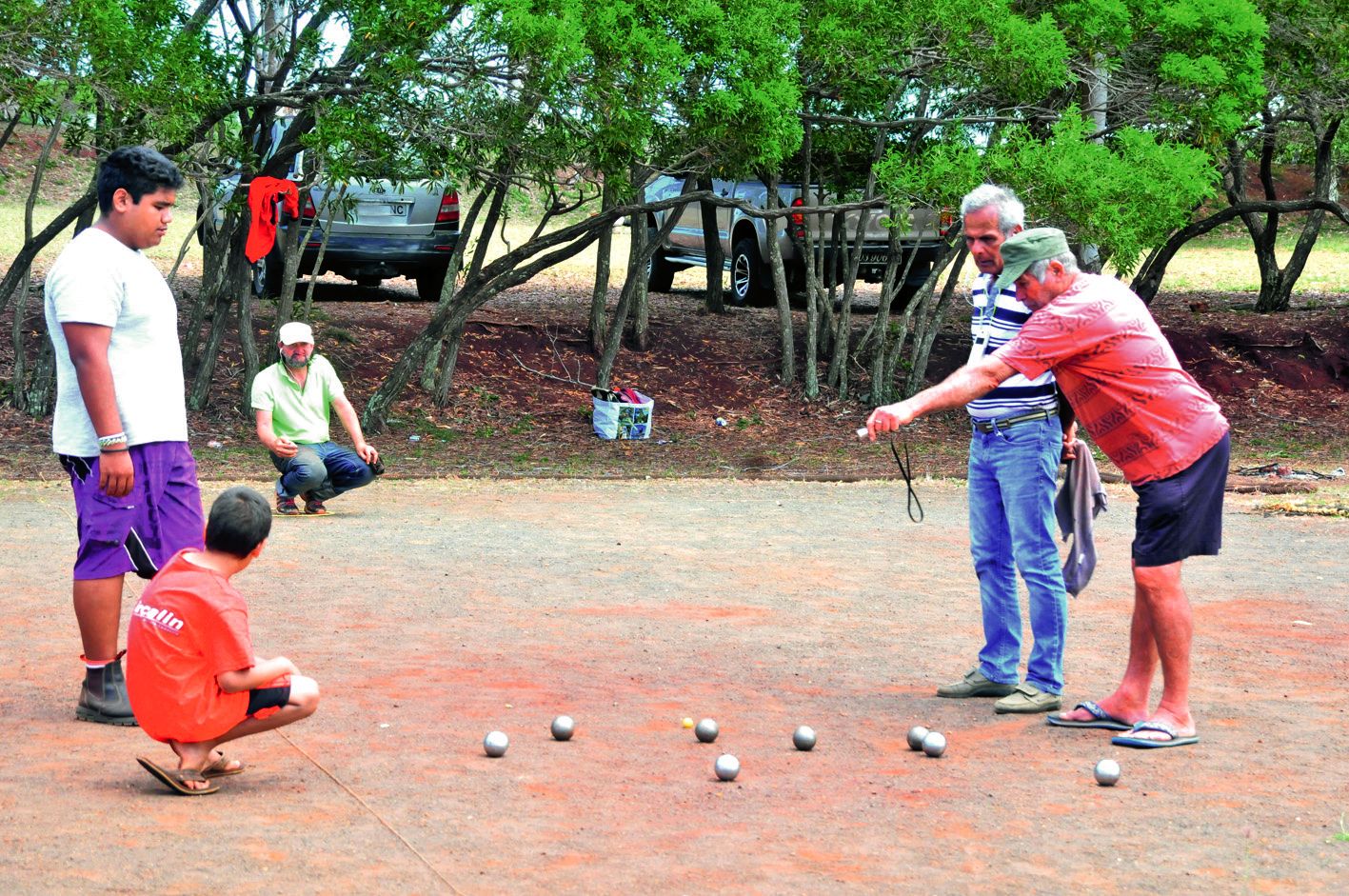 En fin de journée, un grand tournoi de pétanque a été mis  en place. Pour les adultes cette fois.