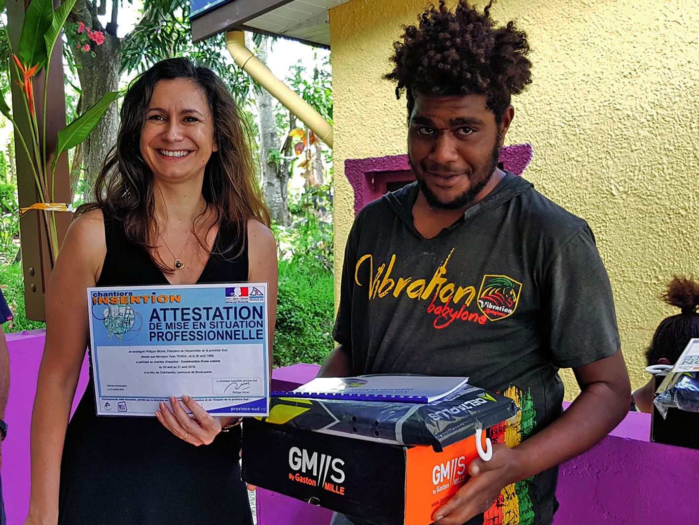 Les stagiaires ont reçu leur diplôme et une tenue complète  de chantier.