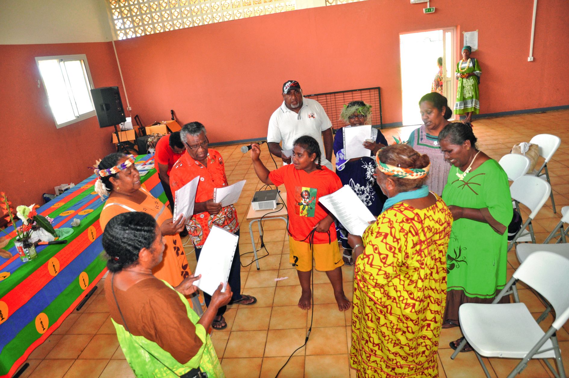 Traditionnel chant improvisé pour ouvrir la journée sur le thème de la valorisation des produits locaux et le bien manger.