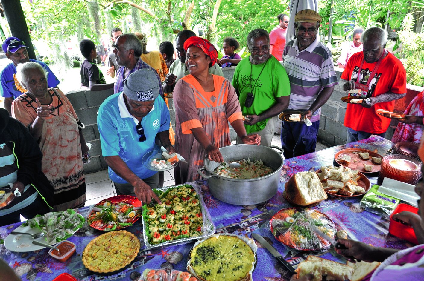 A chaque fois, les huit tribus de Gula Ro mettent la main à la pâte. La tribu hôte a fait les plats chauds, quand d’autres ont pris en charge les entrées et d’autres encore les desserts.