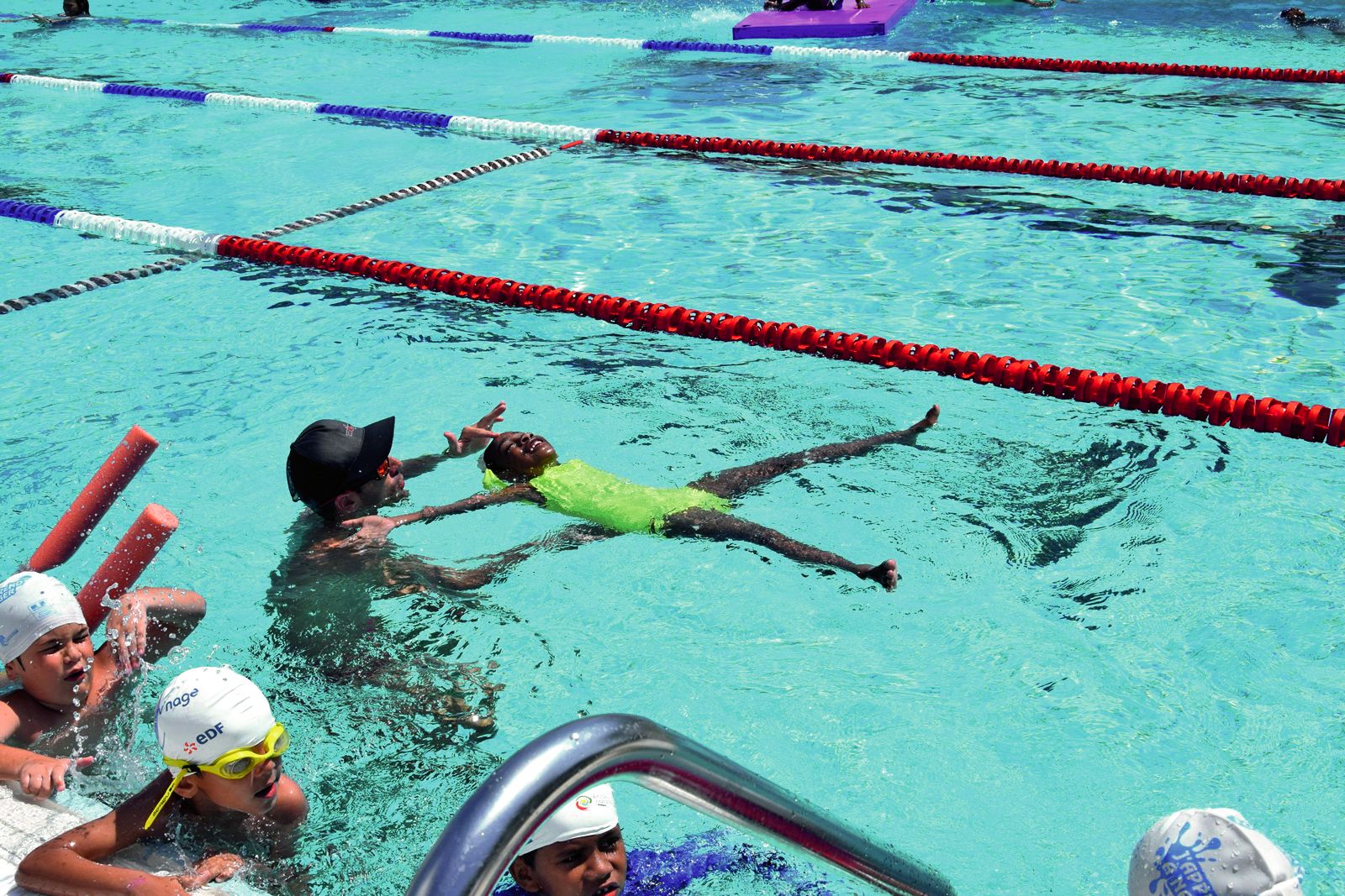 Chacun leur tour, les petits ont essayé de faire la planche.