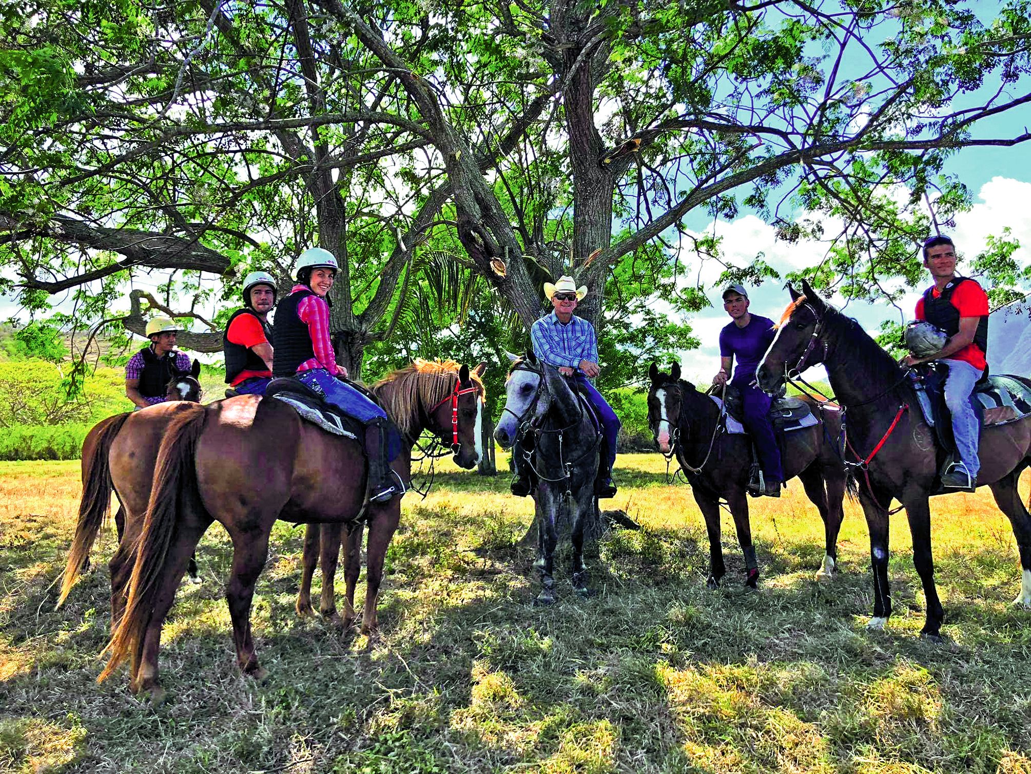 Une journée sportive ou de détente consacrée au cheval, sur la propriété Debien à Témala  a procuré beaucoup de bonheur aux participants, qu’ils soient débutants, amateurs  ou confirmés.