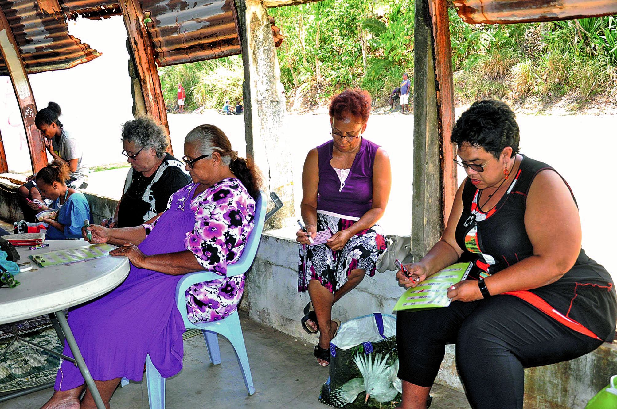 Le bingo et ses parties spéciales, organisés par l’association des parents d’élèves de l’école de Parari, ont attiré du monde.