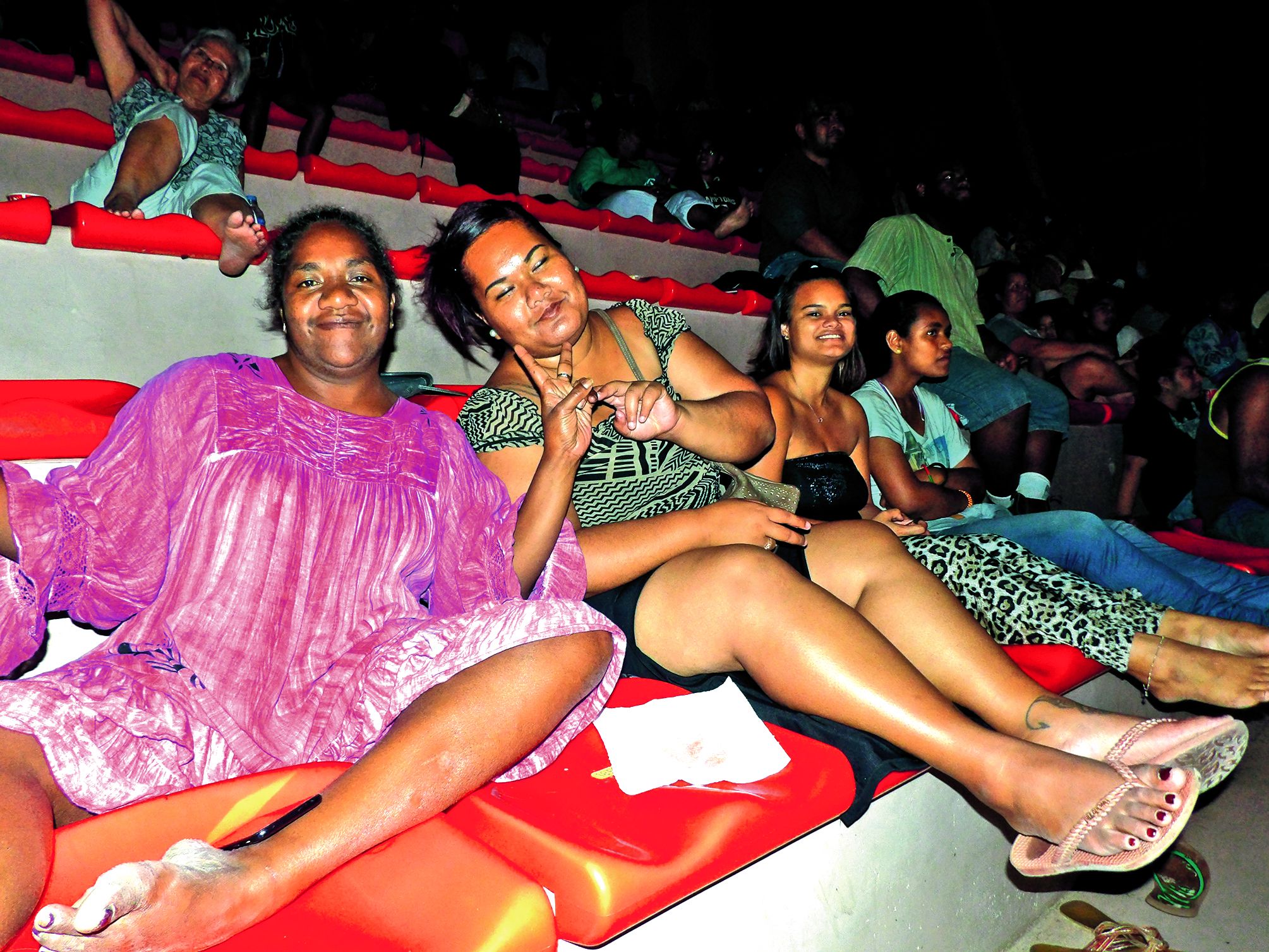 Plus de 200 spectateurs se sont installés dans les gradins pour supporter leur ville et leur quartier. L’ambiance bon enfant leur a permis de découvrir de nouveaux talents.