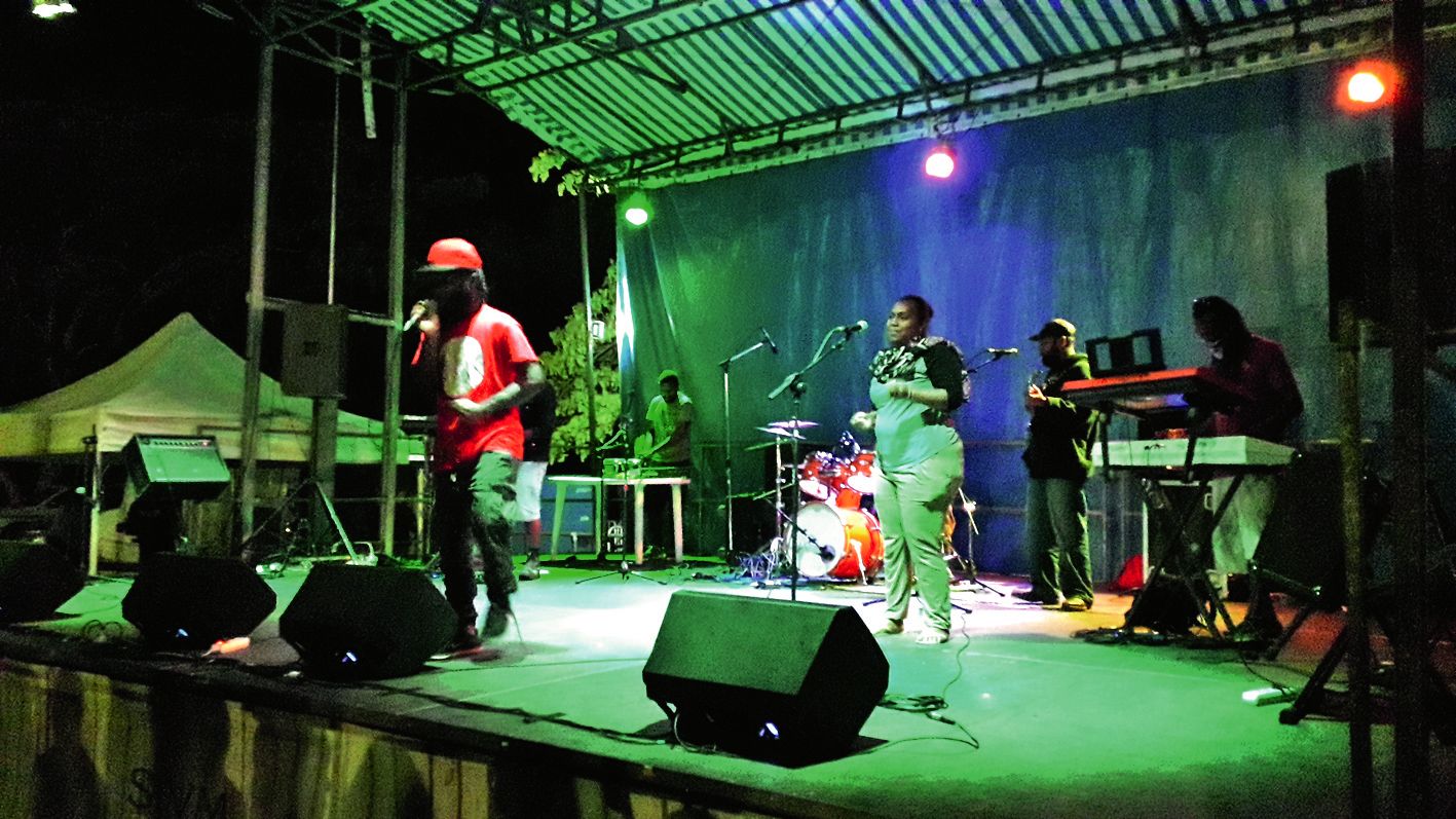Pour clôturer la journée, le groupe vanuatais Metoside a proposé principalement du reggae.