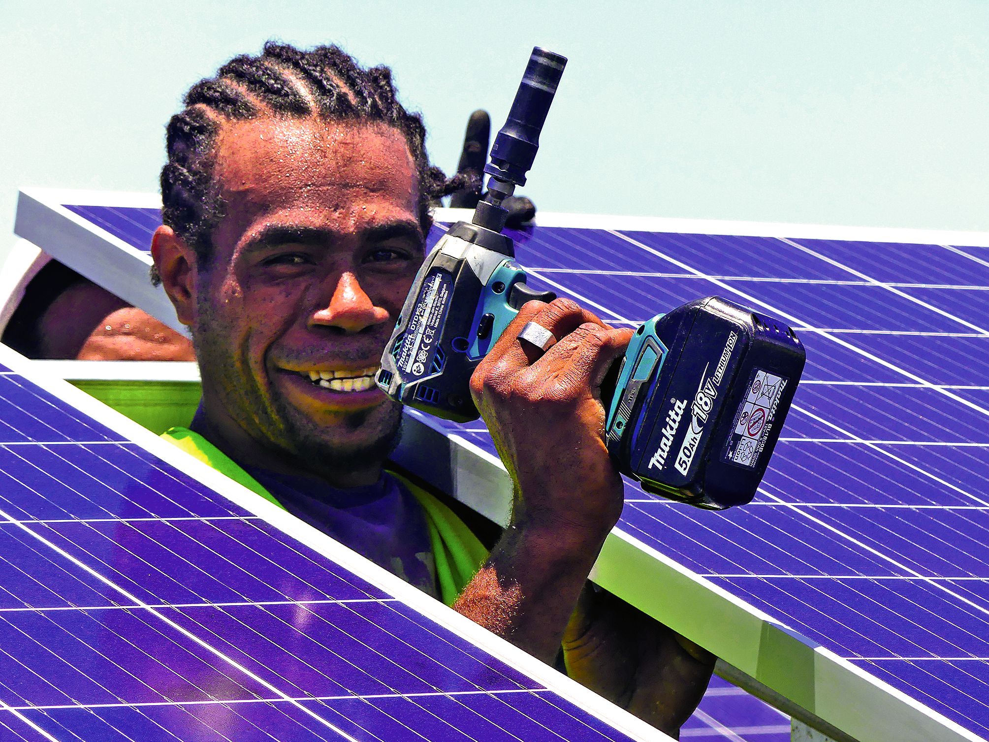 En dehors de ce chantier, Rytchy Kabeu doit « se débrouiller » pour décrocher de petits contrats, parfois jusqu’à Nouméa. 