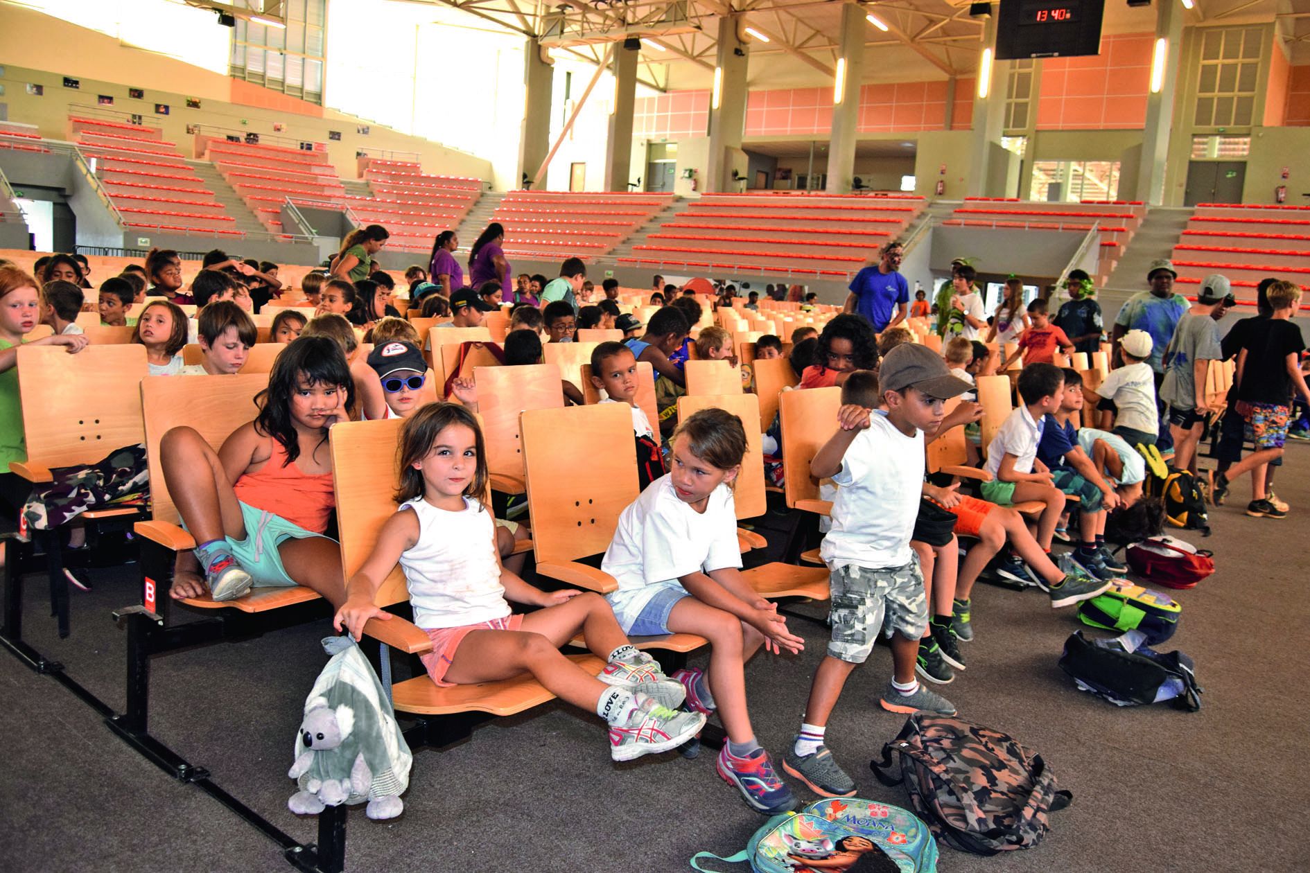 L’Arène du Sud s’est transformée en grand terrain de jeu hier pour les 250 jeunes des cinq centres de vacances Pasport, dont 100 enfants sur Païta, au lycée Anova.