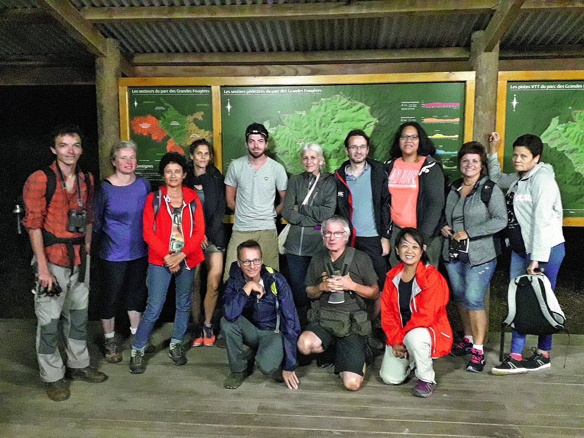 Douze promeneurs ont souhaité découvrir les geckos du parc des Grandes Fougères samedi dernier, avec le guide Matthias Deuss. La petite troupe est partie pour une balade de deux heures dans la forêt. Une façon sympathique d’aborder l’univers nocturne du p