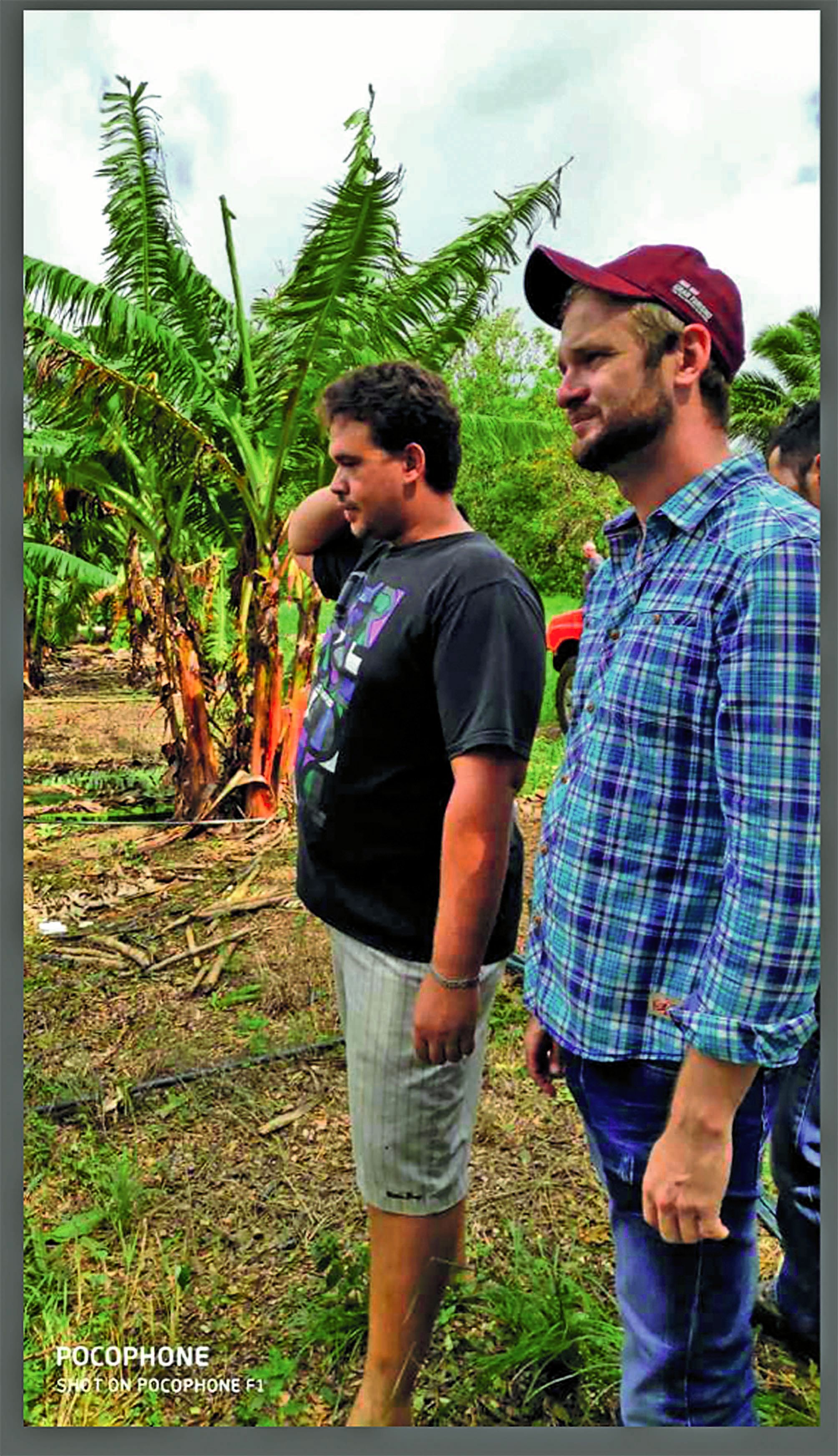 Nicolas Metzdorf a rencontré les cultivateurs de Ouégoa. Photo N.Y.