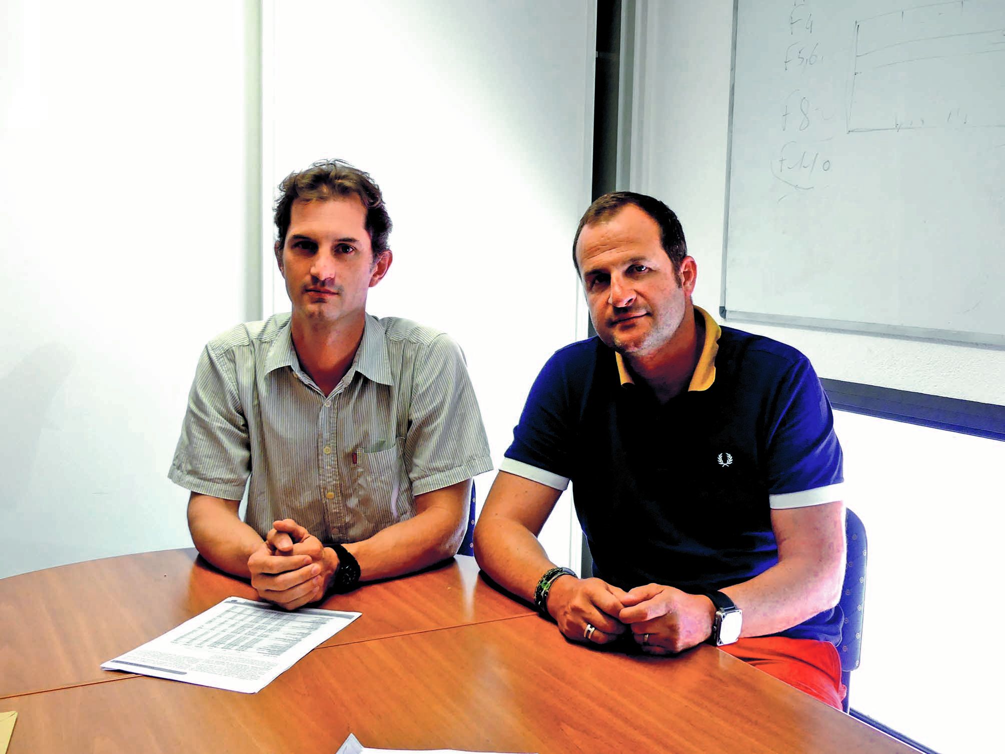 Christophe Delest (à droite) est le président du syndicat des pharmaciens (SPNC), dont Mathieu Noël est le secrétaire (à gauche).Photo Charlie Réné