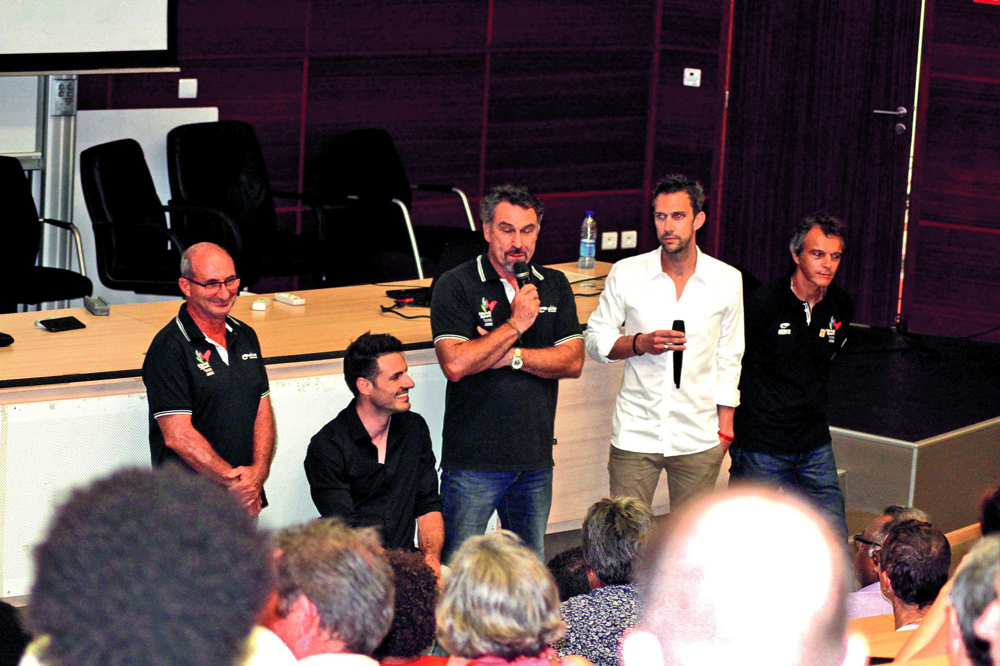 De gauche à droite : Vincent Brignone, Nicolas Brignone, Olivier Deniaud, Julien Héricourt et José Marques avant la projection, lundi soir. Photo T.M.