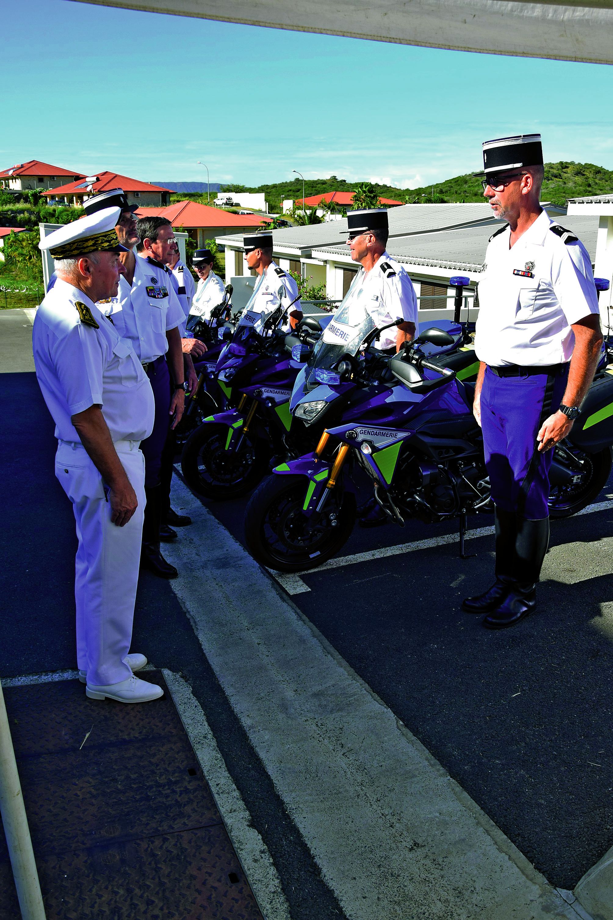 Thierry Lataste a passé les troupes en revue. Le peloton motorisé de Koné compte six militaires.