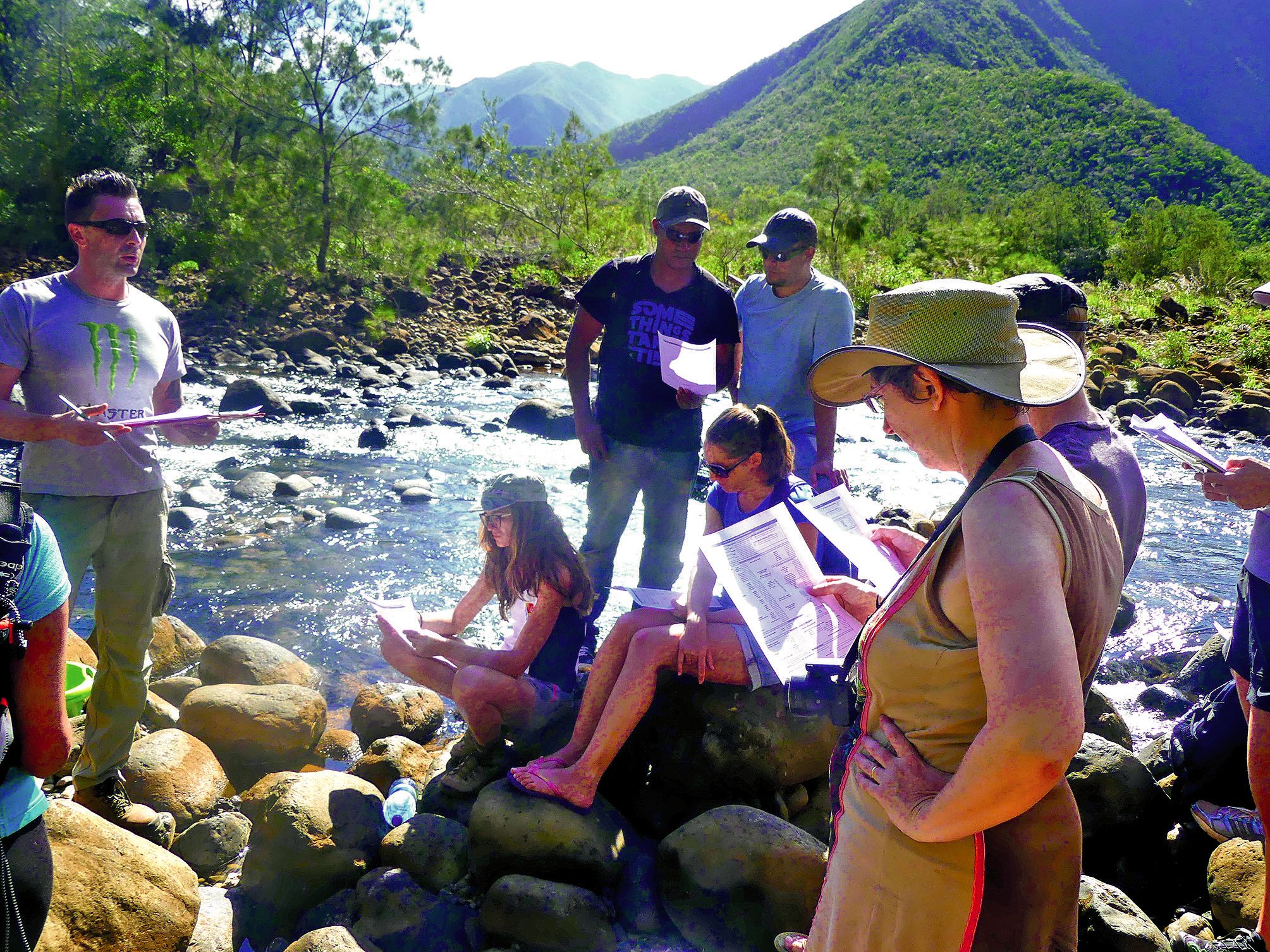 Les opérateurs du suivi environnemental des rivières (bureaux d’études, Davar, Œil, associations) ont découvert le procédé de prélèvement de l’IDNC.