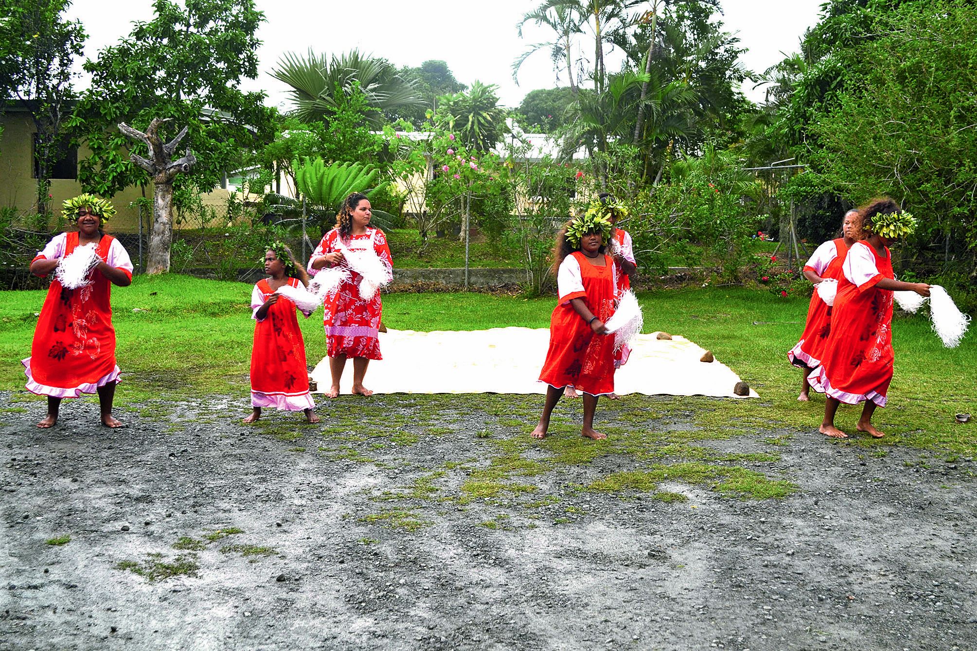 La troupe de danse de Tiga, Wathuhnara, a reçu des applaudissements appuyés de la part du public.