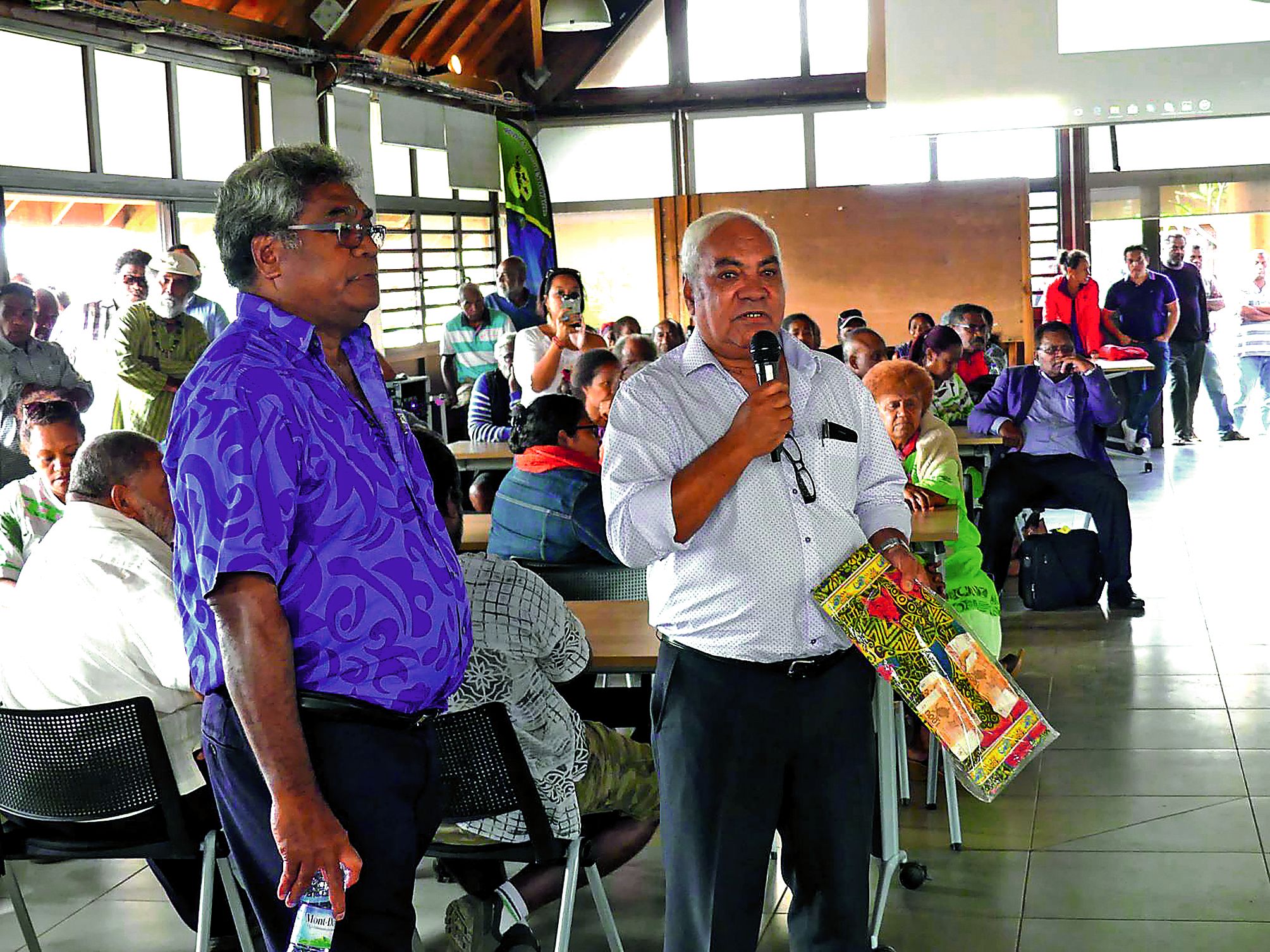 En ouverture du pot de nouvelle mandature, sous le grand faré  de la province.