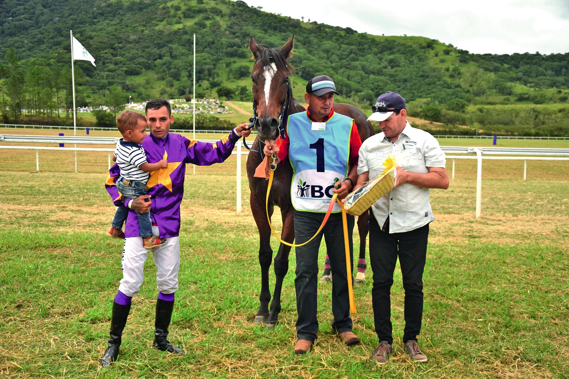 Avec deux victoires pour l’écurie Boufenèche, Anthony Di Palma conforte son avance en tête du classement des jockeys.
