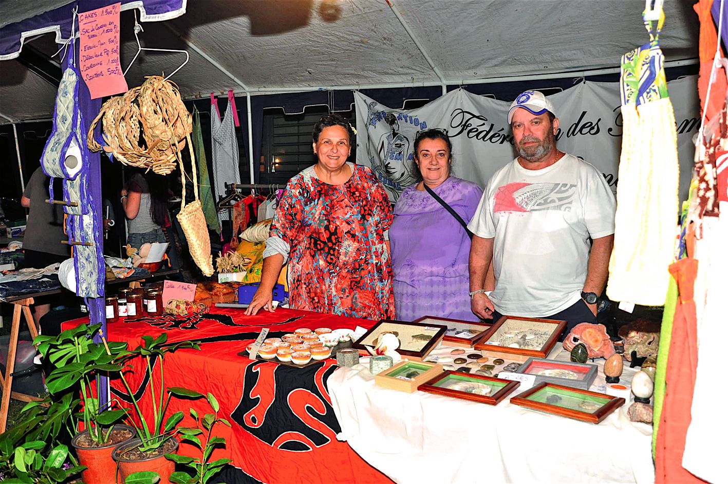 Le public a pu trouver au stand tenu par la Fédération des femmes de Koumac un assortiment de pâtisseries, des plantes vertes, des objets d’art de vannerie et de lapidaire ainsi que divers travaux de confection maison.