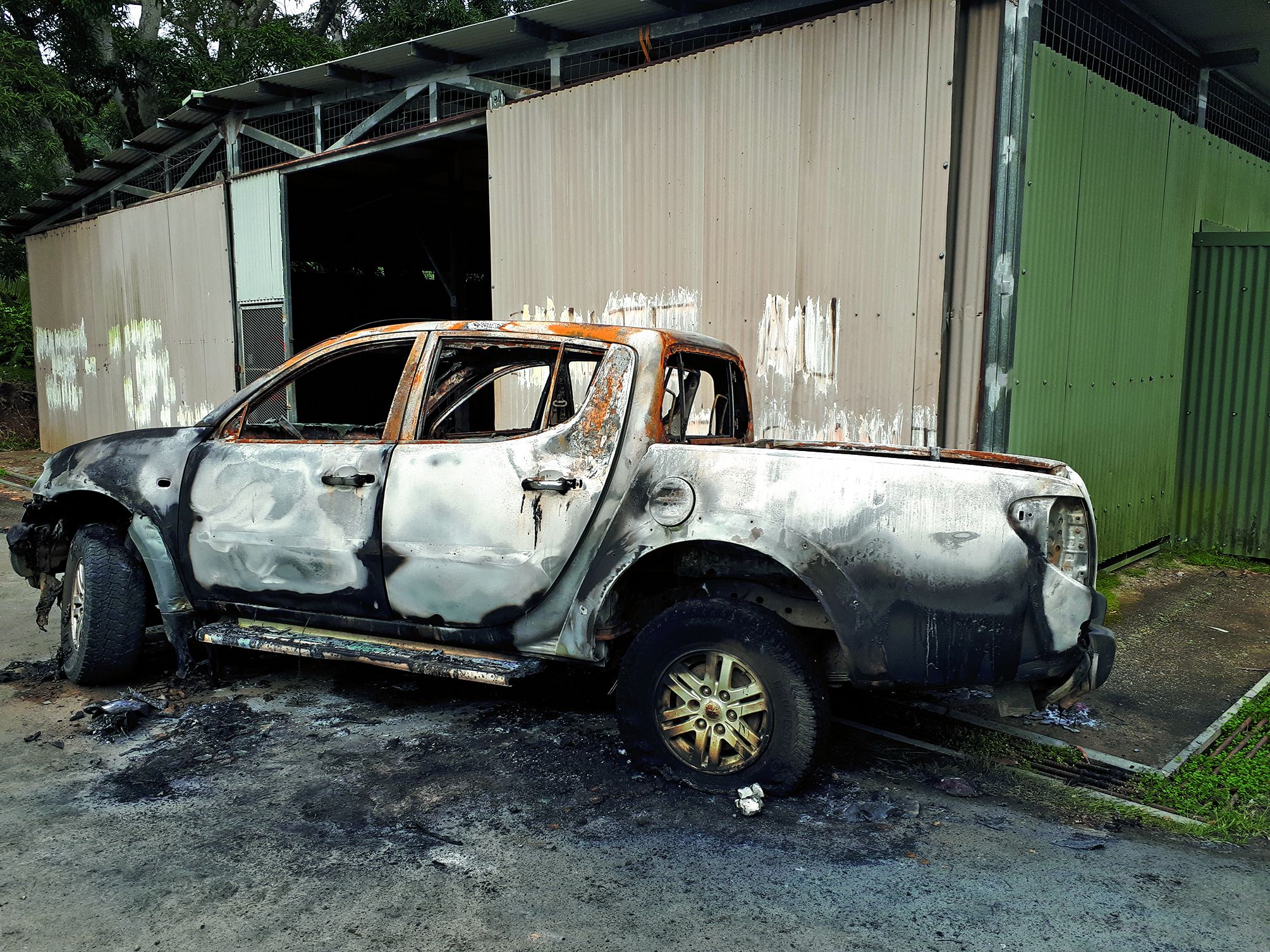 Le véhicule de la mairie a été incendié ce week-end. Photo Mairie de Sarraméa