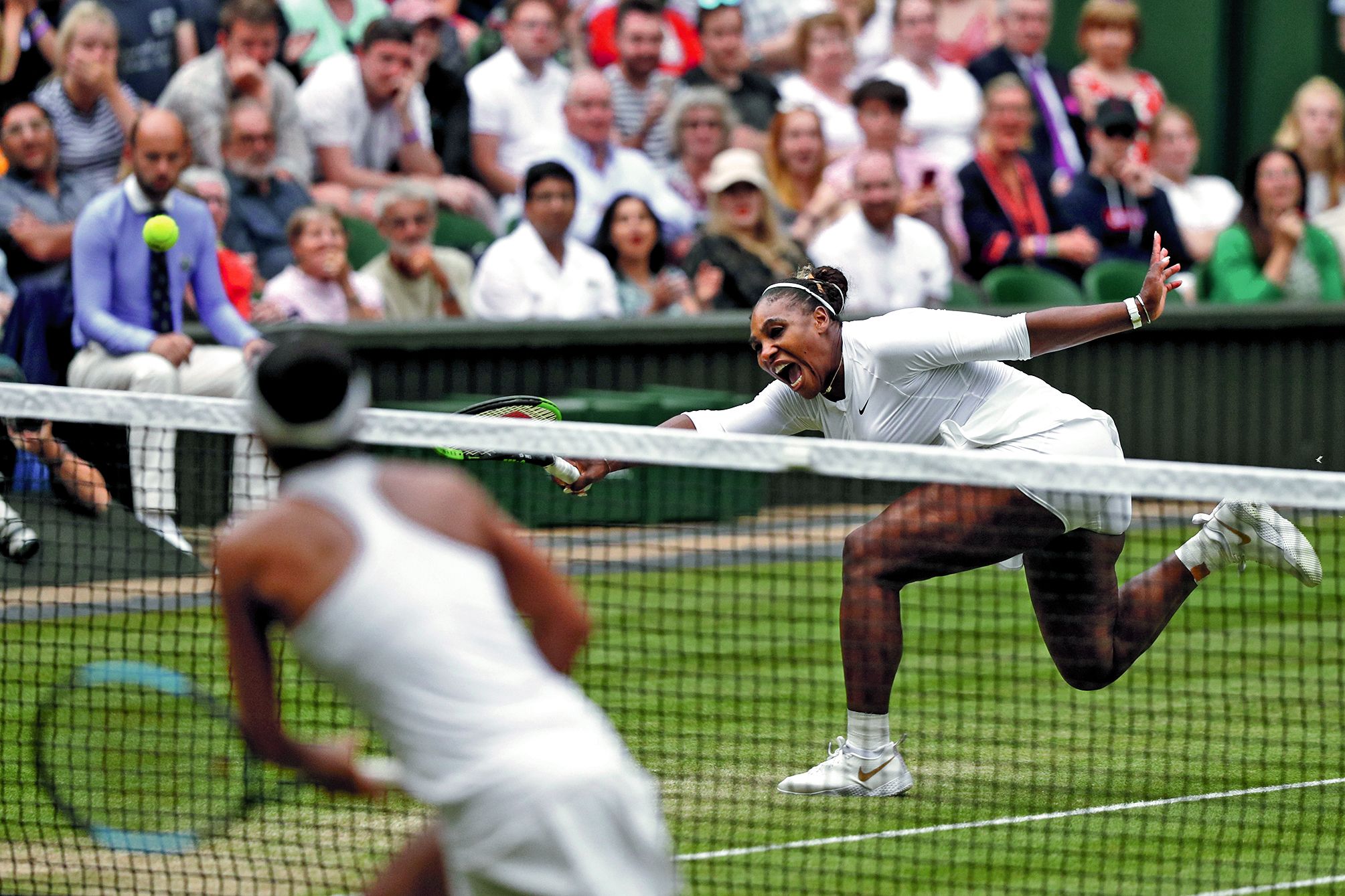 Serena Williams peut entrer au panthéon du tennis mondial en cas de victoire à Wimbledon cette année. Elle rejoindrait au sommet Margaret Court et ses 24 titres du Grand Chelem en simple. Photo AFP