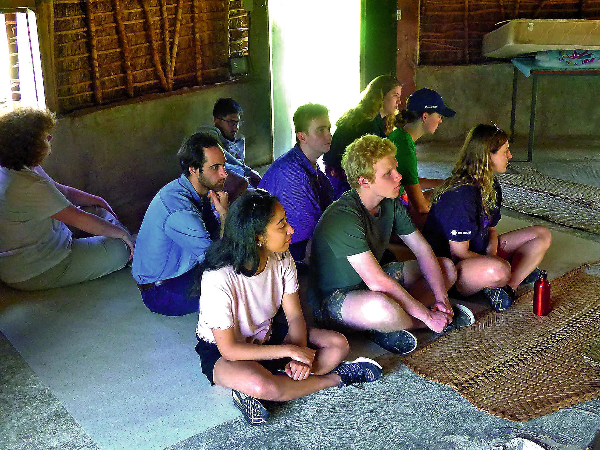 L’importance de la case dans la culture kanak a été expliquée aux visiteurs. 