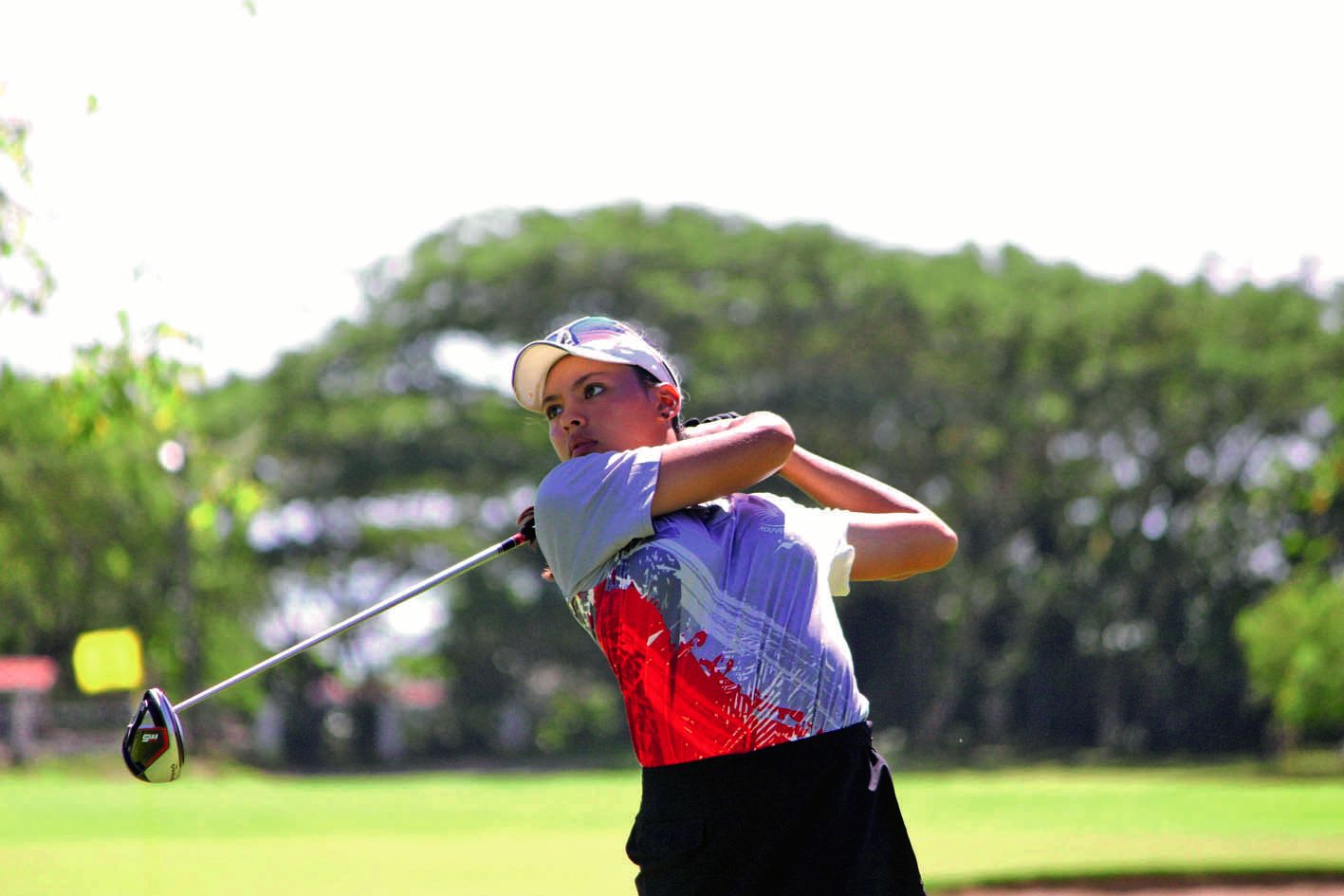 Emilie Ricaud est un diesel mais quand elle entre enfin dans son tournoi, les birdies s’enchaînent. Elle termine avec 15 coups d’avance (!) sur sa dauphine, rendant la meilleure carte hommes et femmes confondus. L’avant-dernier jour, elle a réalisé un  « 