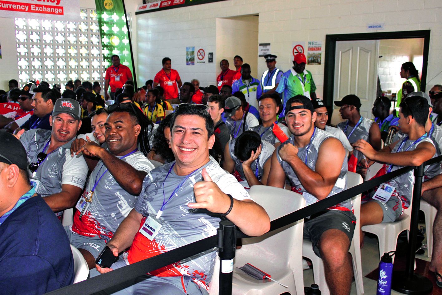 Dans la salle comble du complexe sportif du Lycée Don Bosco on pouvait apercevoir quelques Cagous rassemblés dans un coin, hier.Photo T.M.