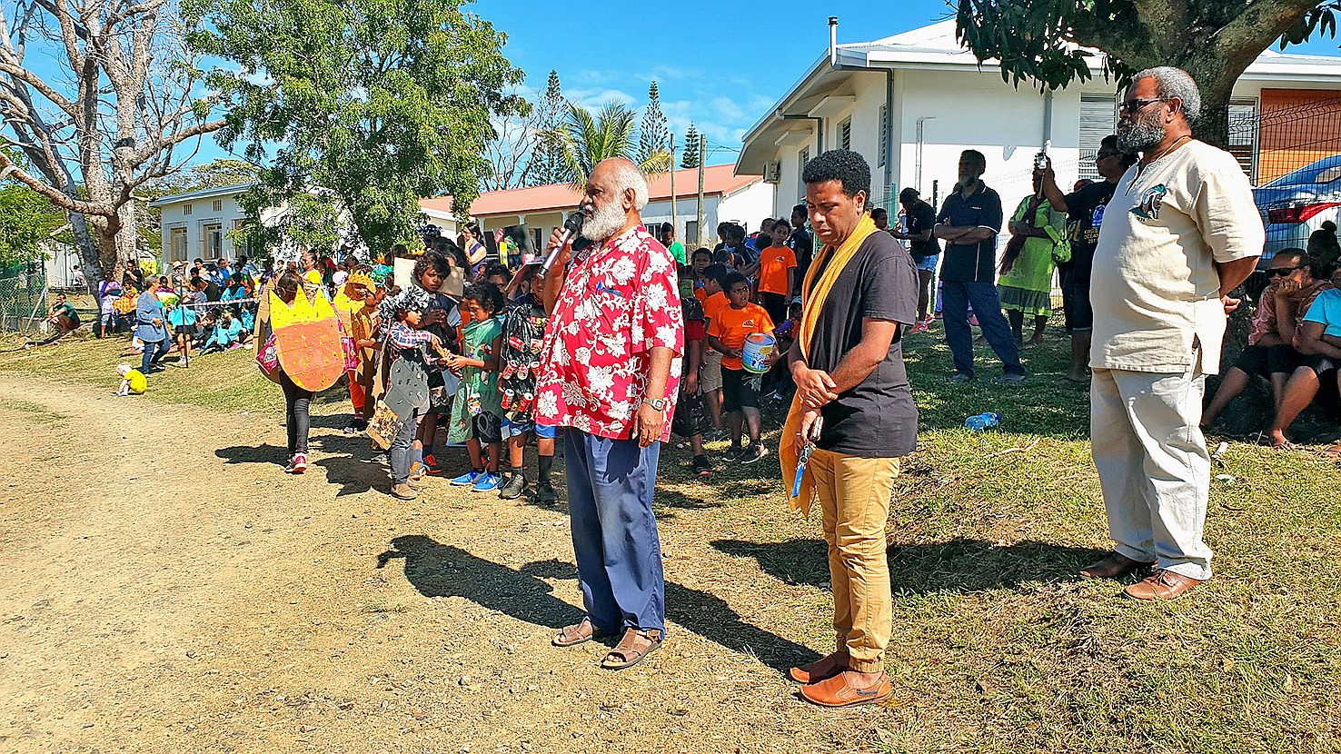 Après le discours  du maire, qui a remercié les écoles d’avoir répondu présent,  les élèves se sont placés selon un ordre donné pour défiler dans  le centre-ville.