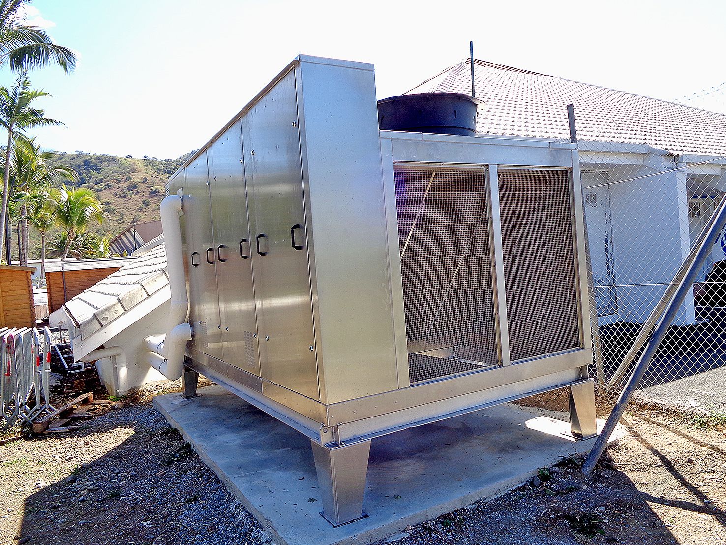 L’eau du grand bassin sera chauffée grâce à la nouvelle pompe  à chaleur.