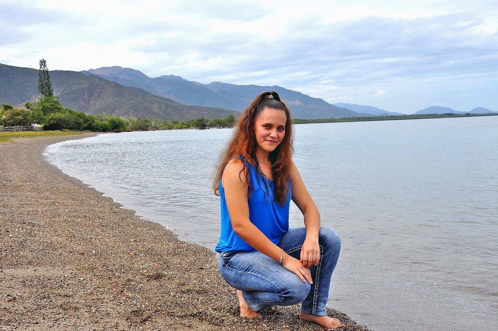 Audrey Raguet (18 ans) habite Koumac. Élève au lycée polyvalent Michel-Rocard à Pouembout en classe de terminale Bac Pro SAPAT (services aux personnes et aux territoires). Elle aime pratiquer le basket-ball et consacre ses loisirs à la pêche et à la chass