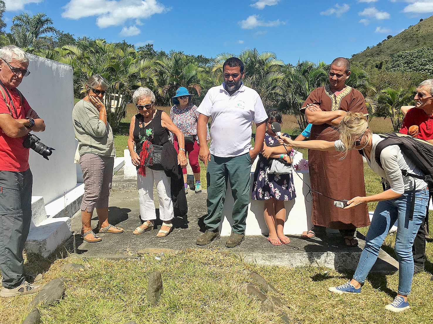 Miloud Malik, membre de l’association organisatrice, a expliqué à l’auditoire captivé que son arrière-grand-père, envoyé au bagne à « Calédoune » en 1872, a donné le terrain où est implanté l’actuel cimetière des Arabes.