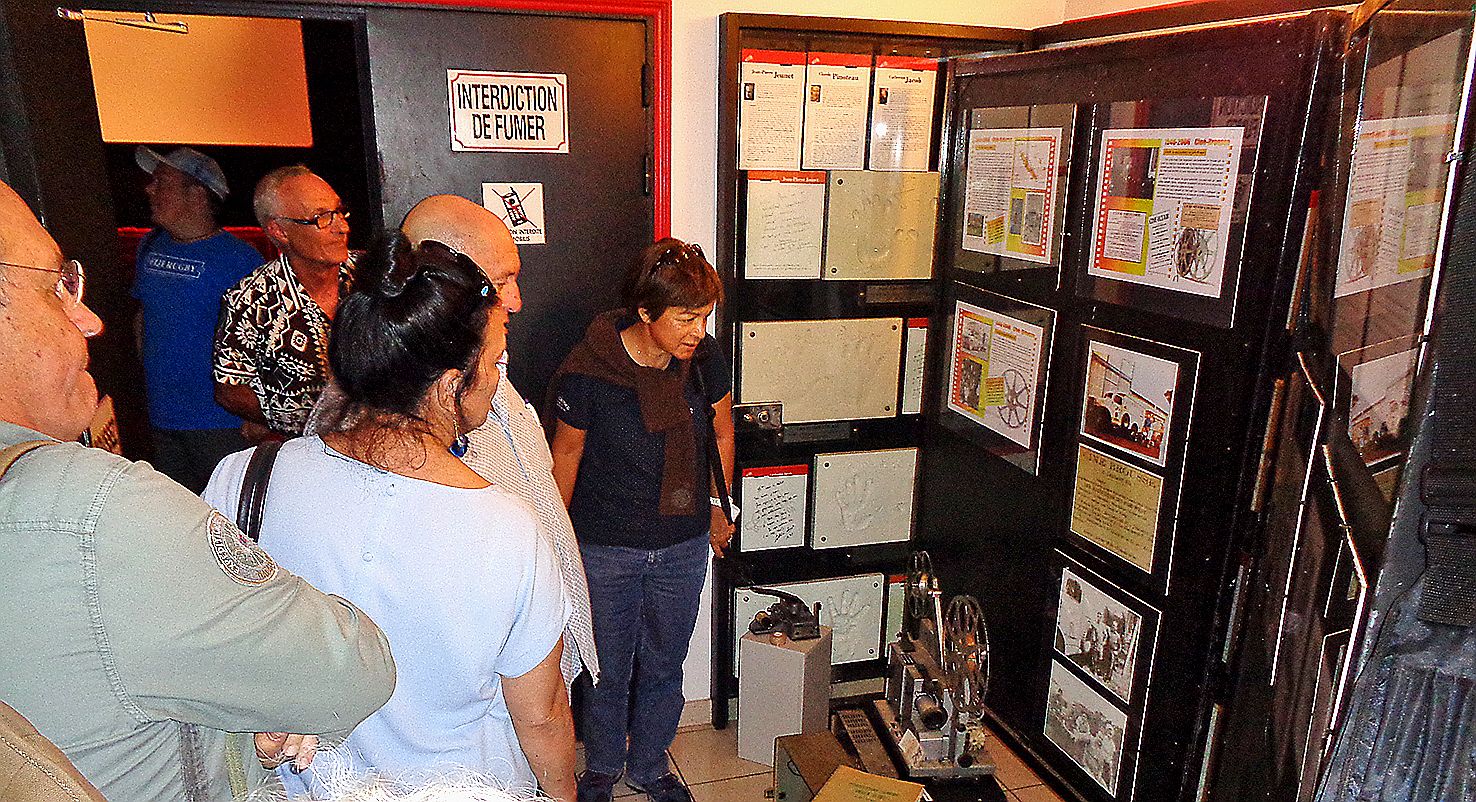 Pour terminer leur périple, les visiteurs du jour ont découvert, au cinéma Jean-Pierre-Jeunet, le matériel utilisé pour projeter des films avant l’arrivée du numérique.