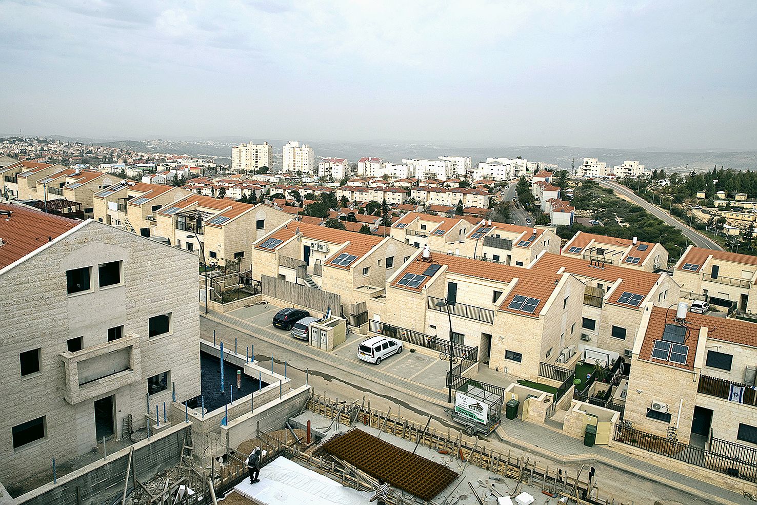 Une vue partielle de la colonie israélienne d\'Ariel près de la ville de Naplouse en Cisjordanie.Photo AFP