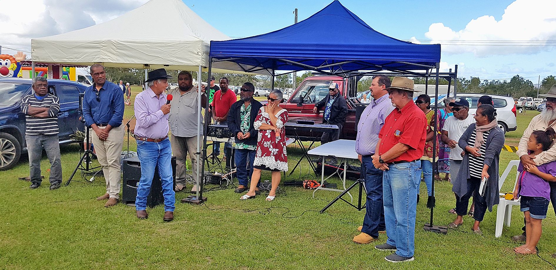 De nombreux officiels, à l’image ici de Jean-Pierre Aïfa ou encore de Jérôme Siret, premier adjoint au maire, ont souhaité la bienvenue aux gens du Nord comme aux visiteurs.
