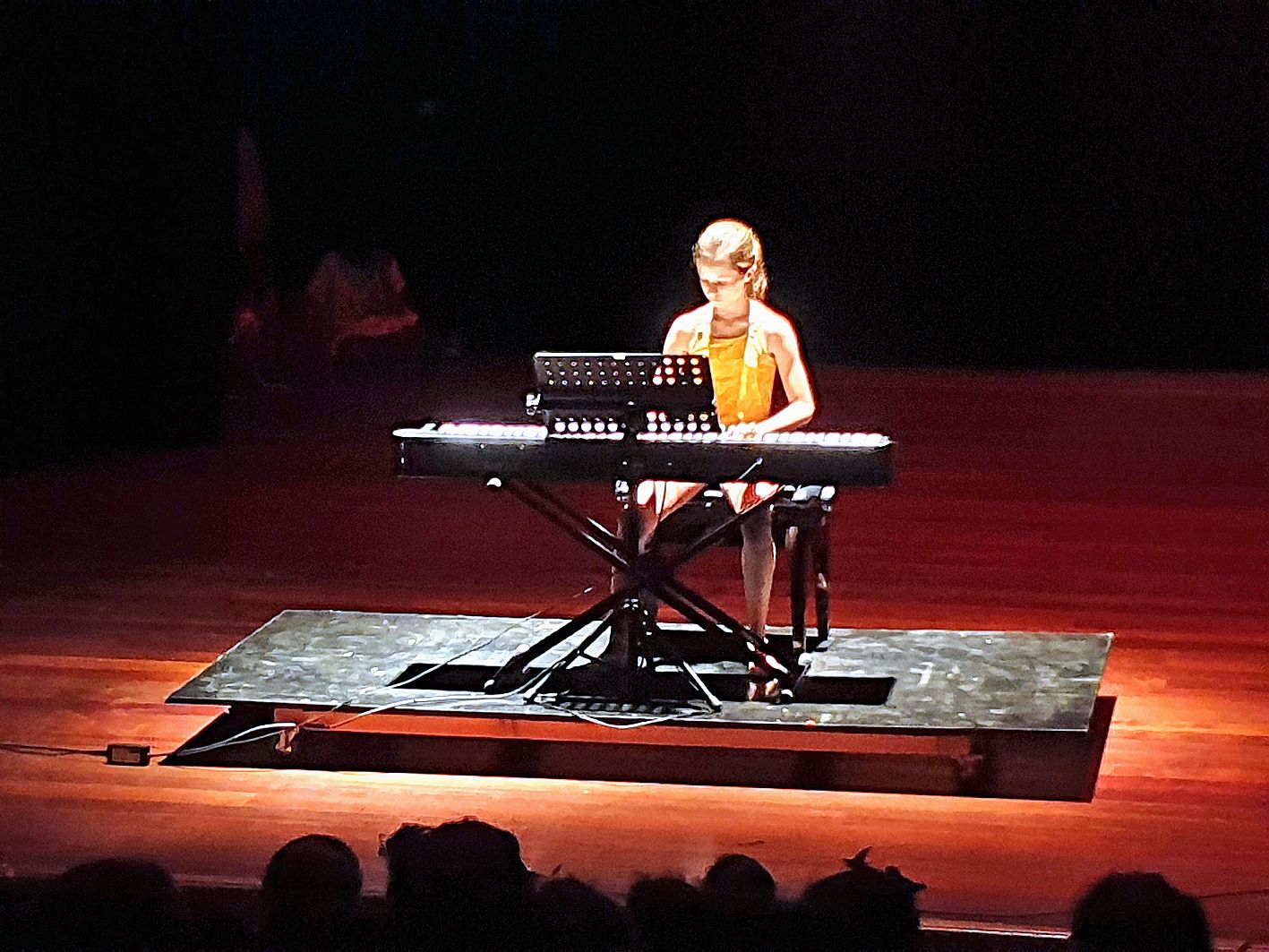 La musique était à l’honneur. Les élèves de Mme Devillers, de Pouembout, qui donne des cours de piano étaient présents sur scène (notre photo). Jean, un joueur de trompette, a représenté les élèves du cours du Conservatoire de musique de Koné.