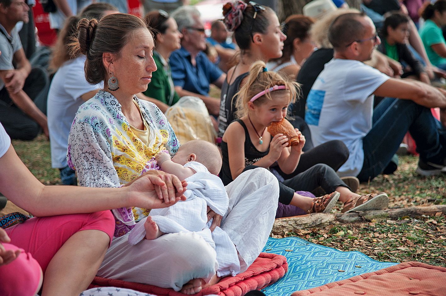 Des ateliers de méditation ouverts à tous ont été organisés  durant la matinée de mobilisation.