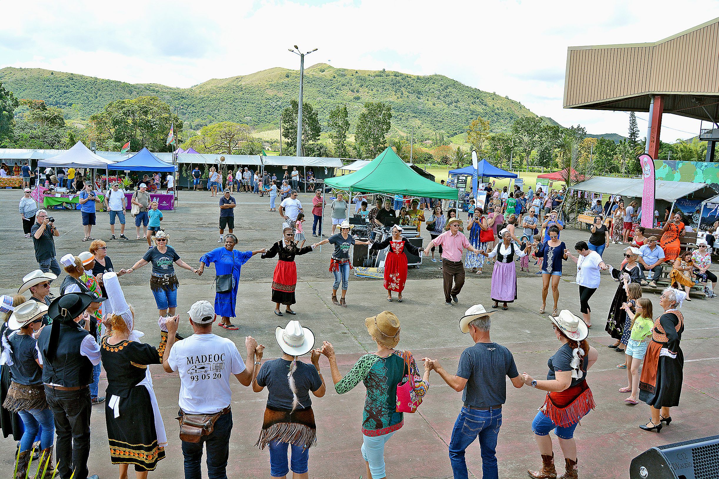 Danses, chants, poèmes sur le vivre ensemble, concert, plantation d’arbres, sont quelques-unes des animations qui ont rythmé cette rencontre interethnies.