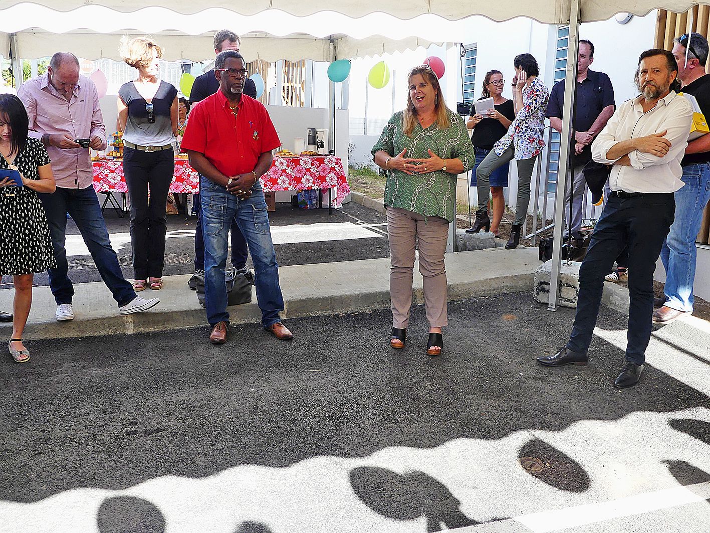 Maurice Pelage (mairie), Muriel Malfar (province) et Jean-Loup Leclercq (FSH) ont exprimé leur satisfaction aux résidents.