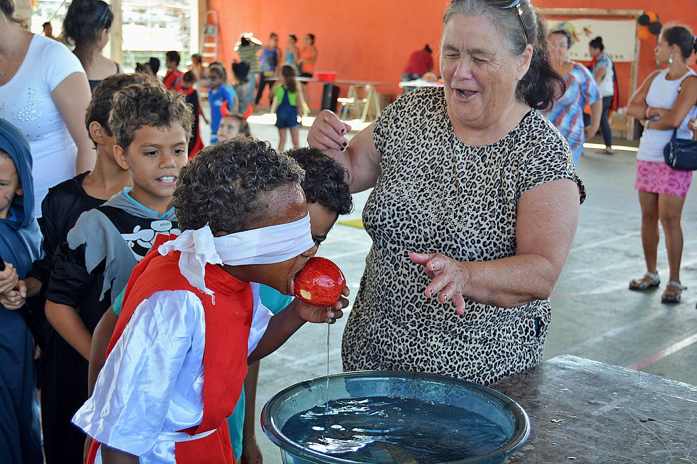 A l’image d’Anne-Marie (à droite) ou encore de Jocelyne, plusieurs bénévoles de la Fédération des associations des femmes de la commune sont venues encadrer les jeux.