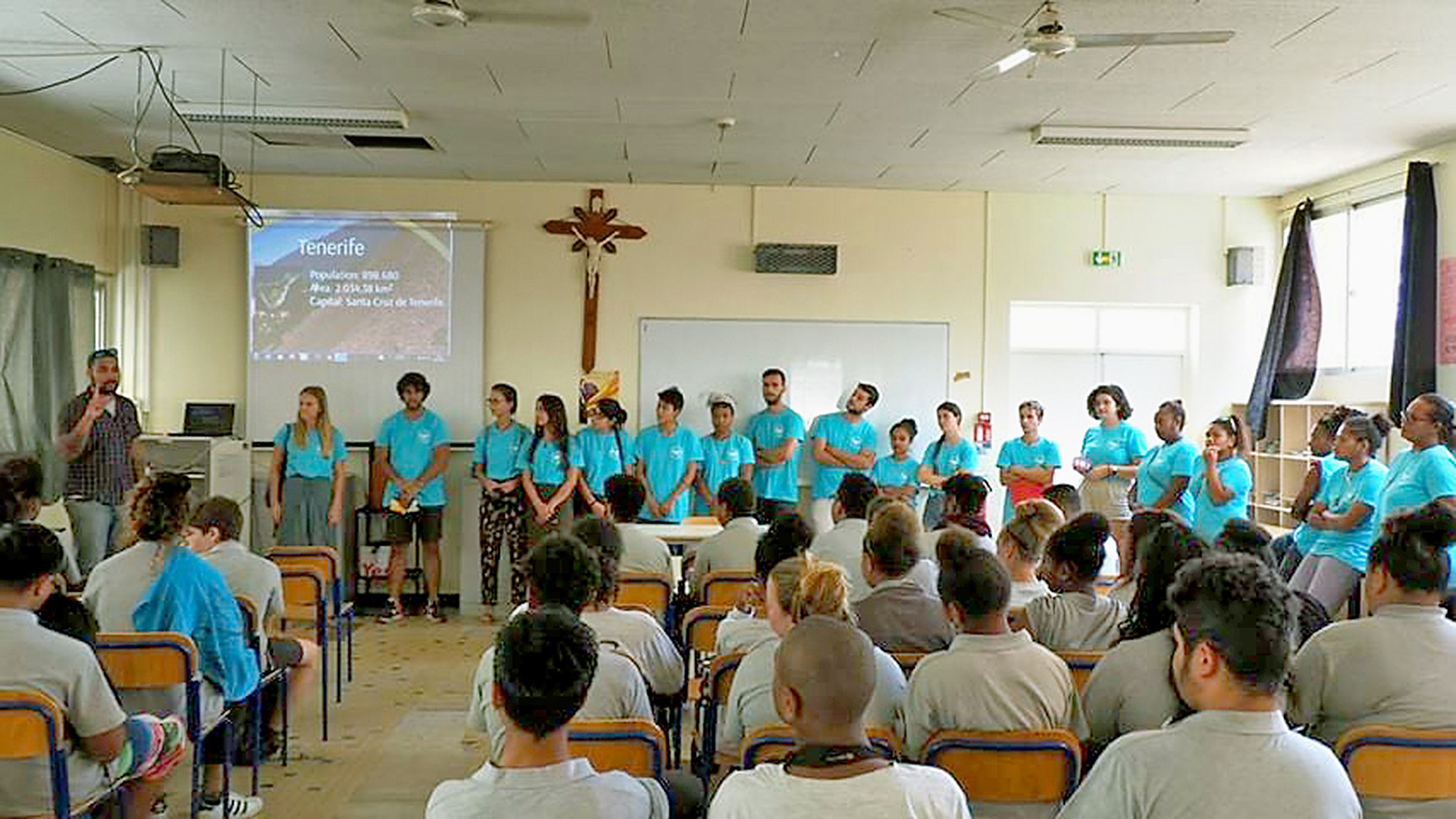 Au collège privé Dominique-Savio,  de La Foa, les Canariens sont intervenus auprès des élèves de 4e et de 3e.  « Les échanges entre les jeunes des deux pays ont été riches et fructueux », assure Santa Puce,  l’une des deux coordinatrices du groupe.