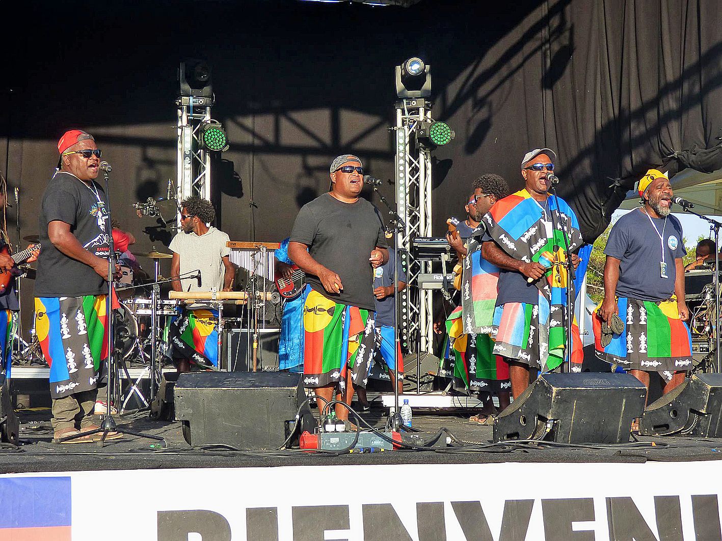 Les deux jours suivants, plus d’une trentaine de groupes locaux et de l’extérieur se sont produits sur scène, dans un esprit de convivialité, comme à l’accoutumée.