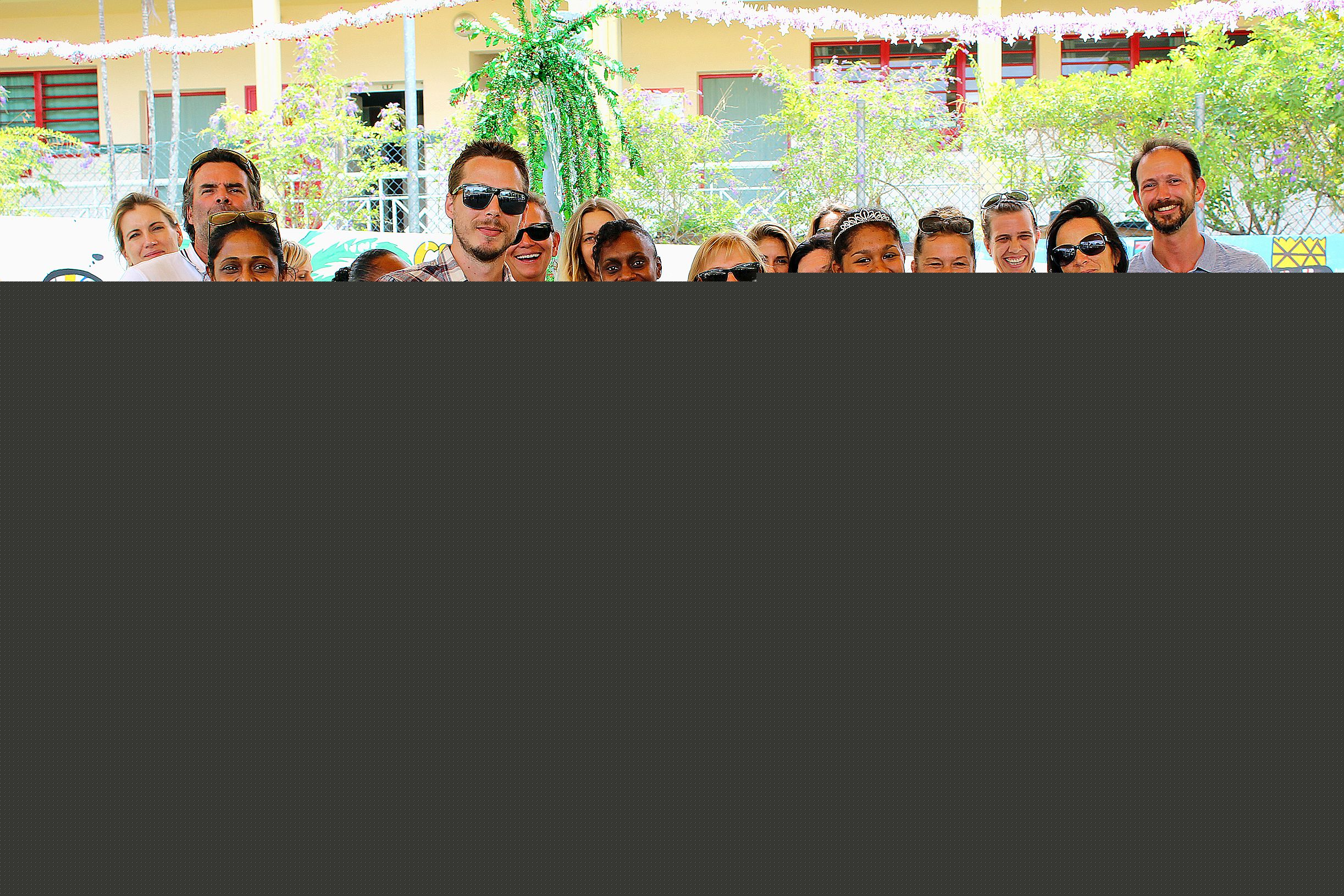 La miss du collège et une partie du jury qui était composé  de professeurs, d’éducateurs, de personnel administratif,  de parents et d’élèves.