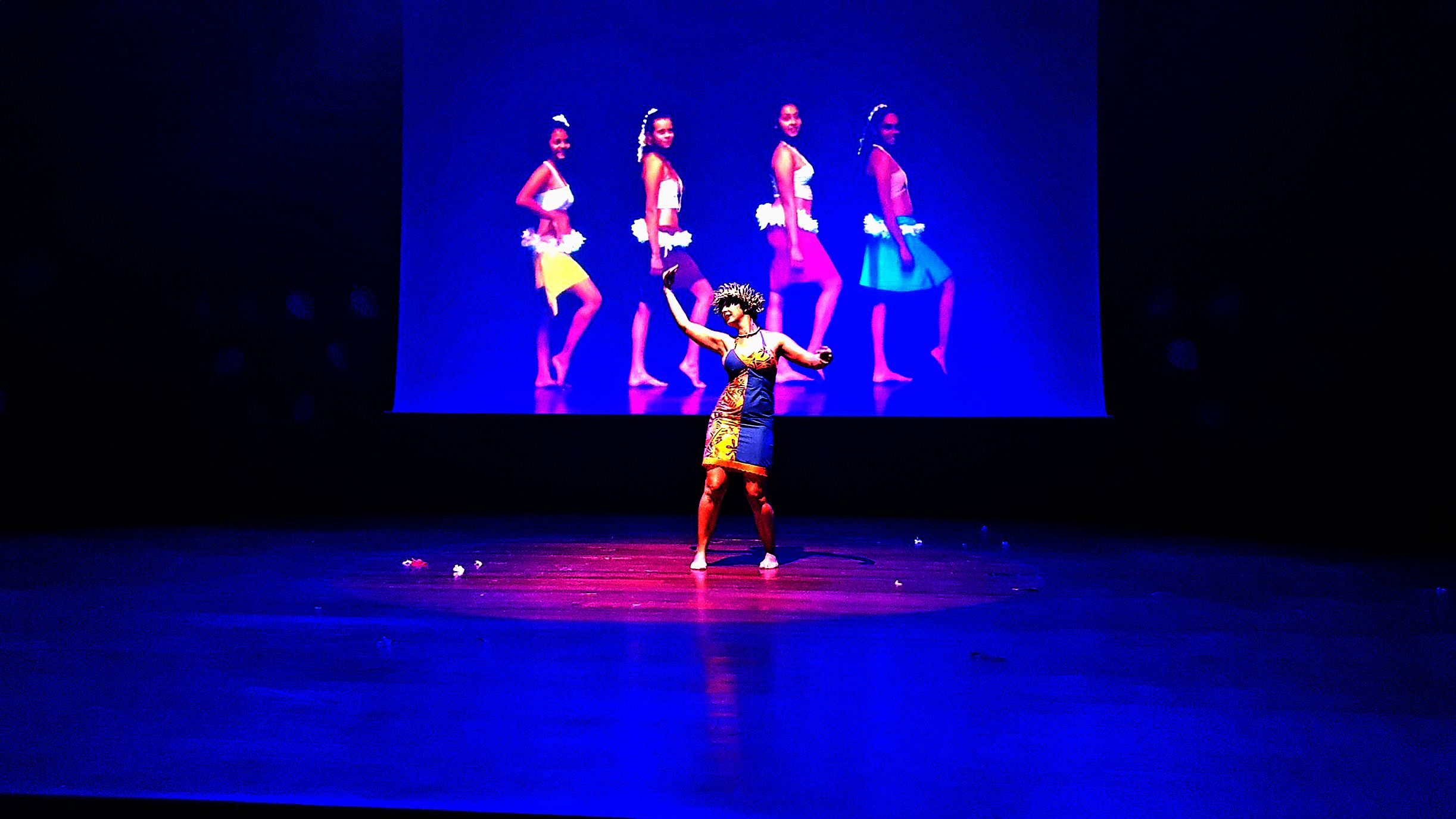 Jennifer Leherle, professeure de la troupe, a fait un solo qui a emporté son public.