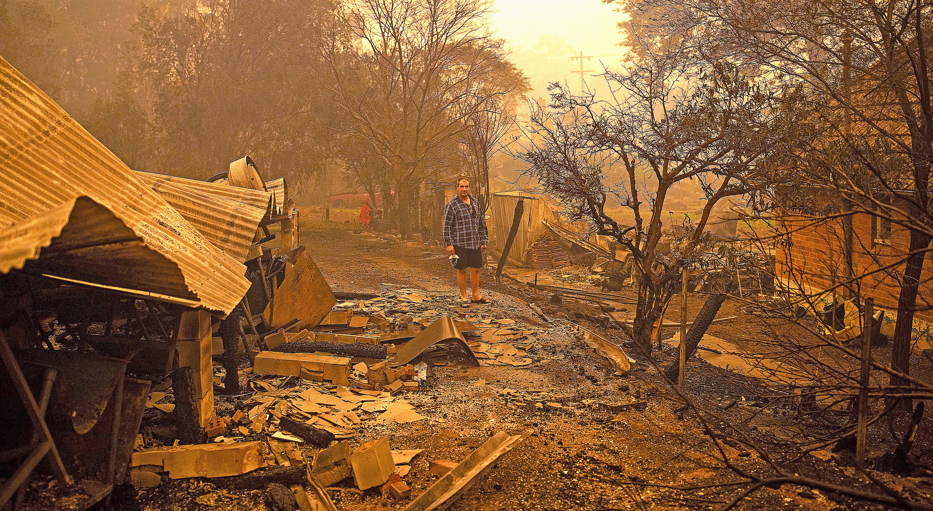 De nombreux habitants ont tout perdu. Maisons, voitures, fermes et bétail. Toute une vie partie en fumée.Photo AFP