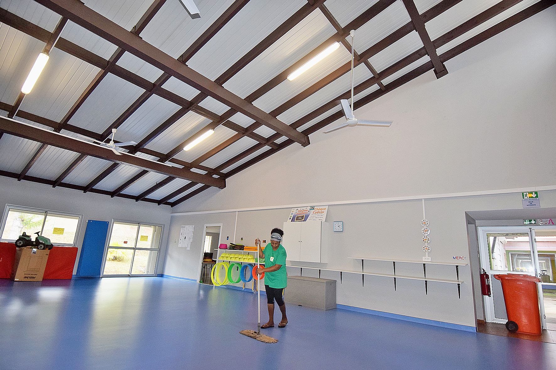 Salle de motricité (ici), salle des maîtres et sanitaires ont été refaits à neuf à l’école Les Palmiers, dégradée en 2019.