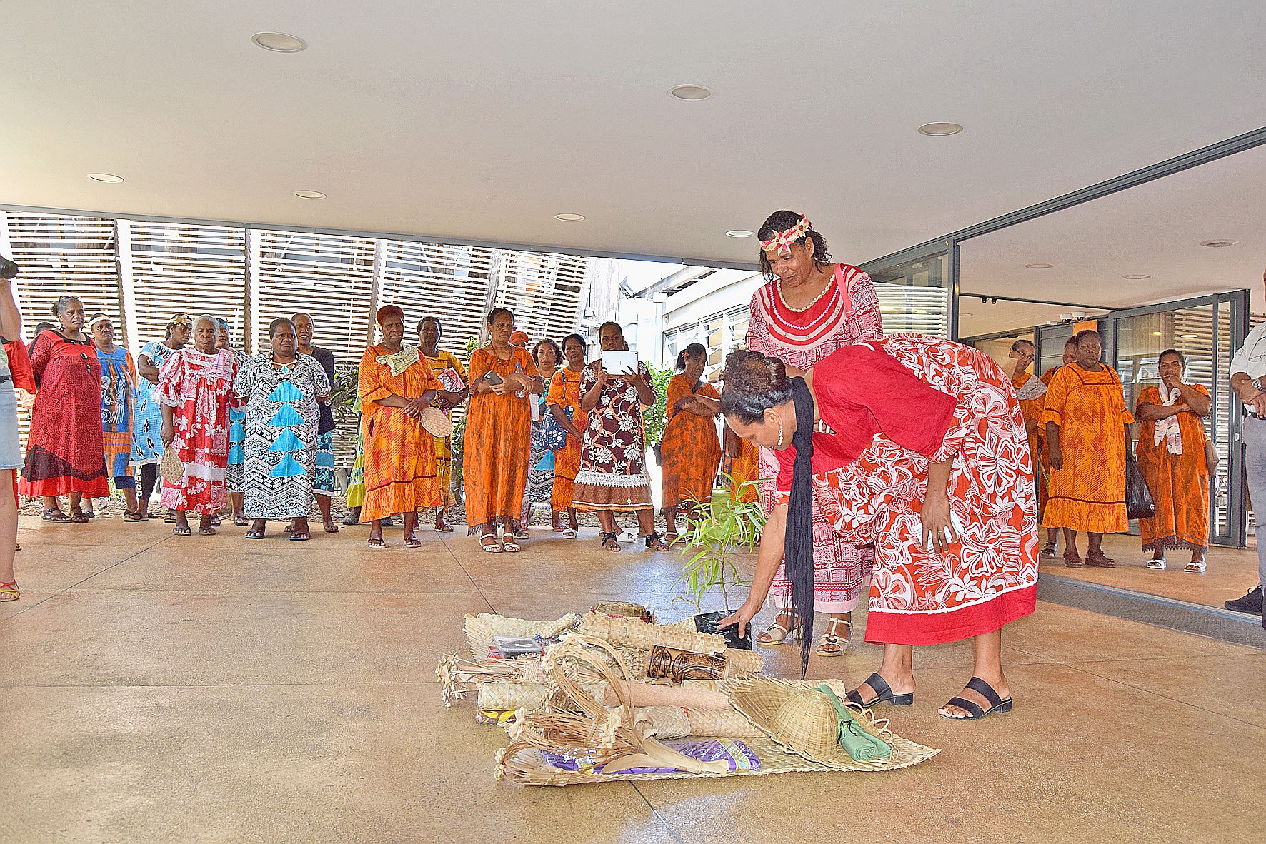 Nicole Néoéré et Adèle Gouraya étaient en charge de la coutume d’accueil, signe de l’évolution des mentalités. 