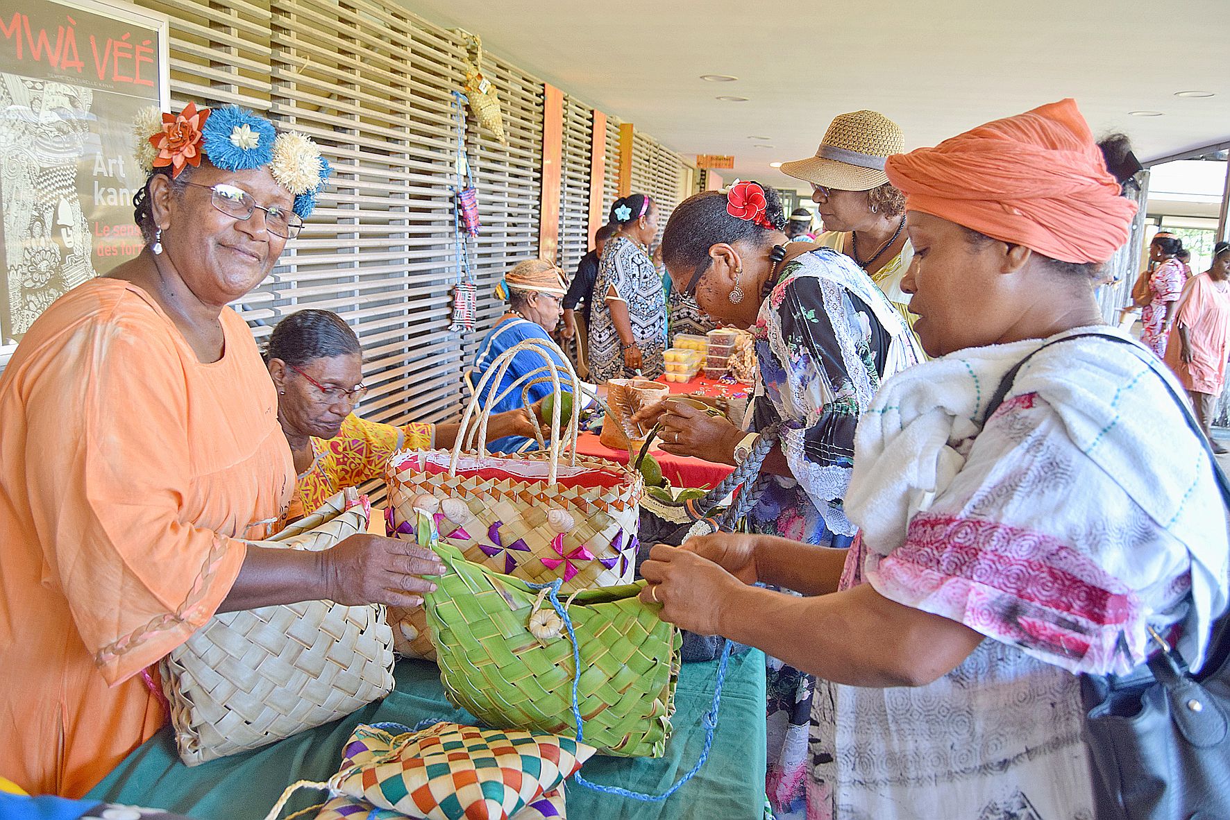 En marge des ateliers et des débats, plusieurs stands d’artisanat et de vannerie étaient également proposés.